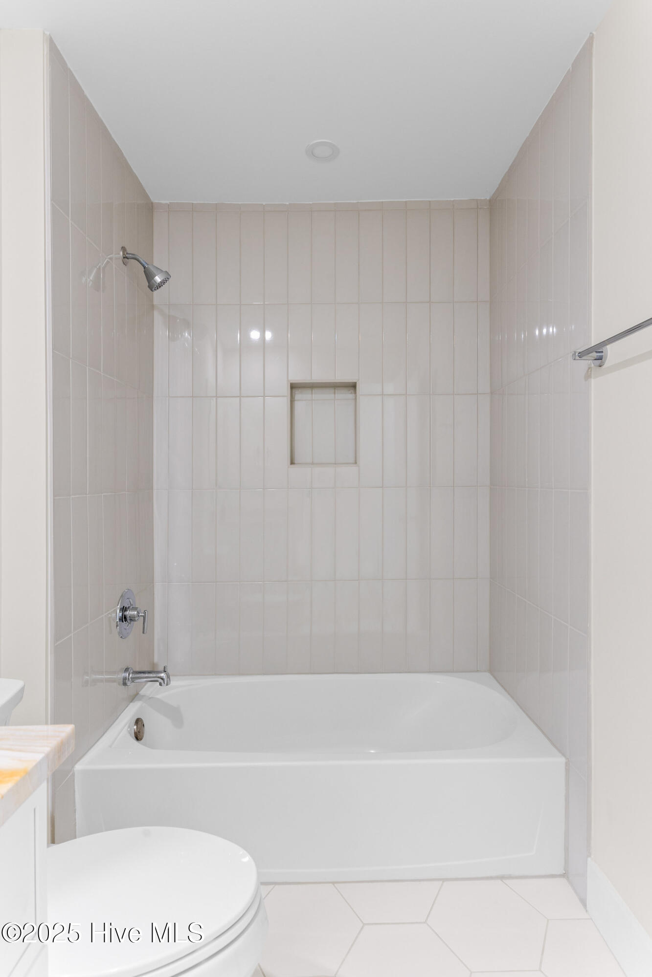 1800 Canal Drive, 303