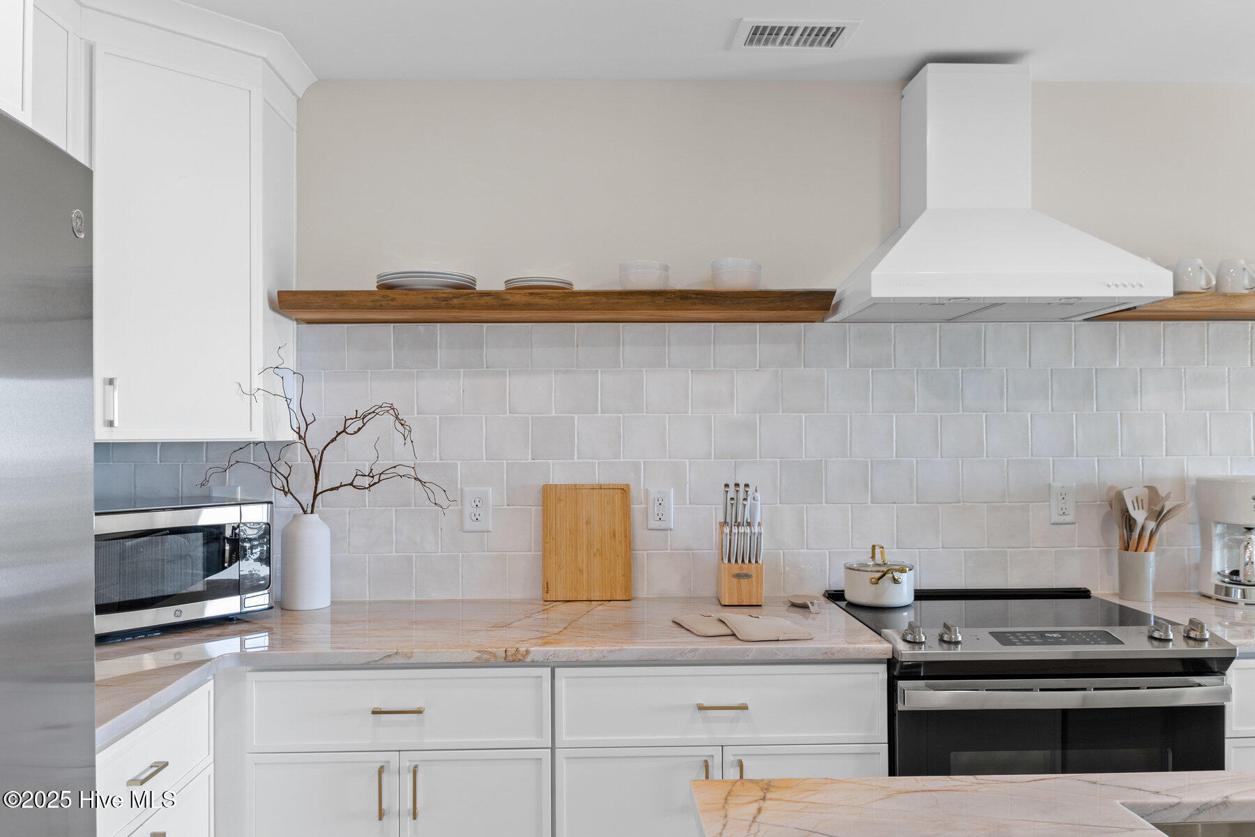 1800 Canal Drive, 303