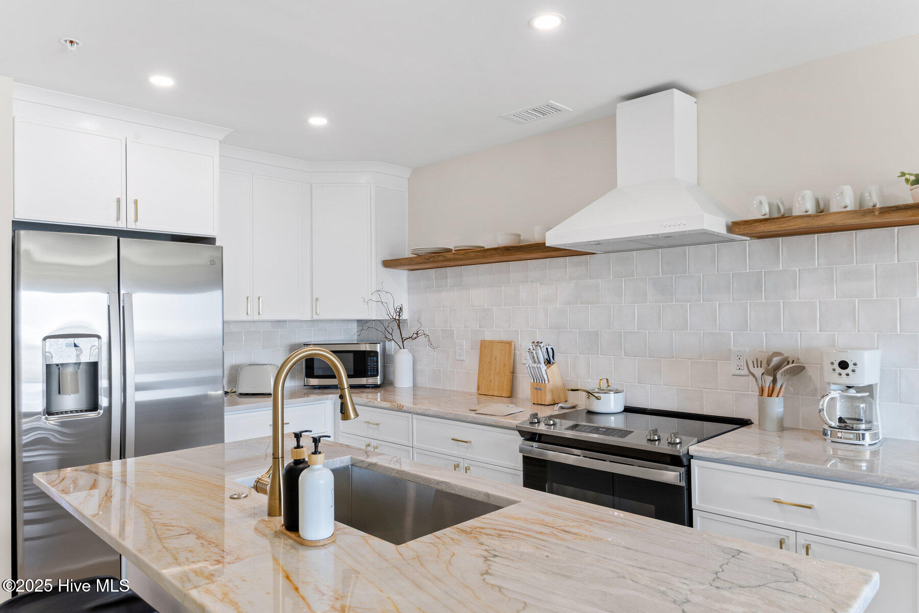 1800 Canal Drive, 303