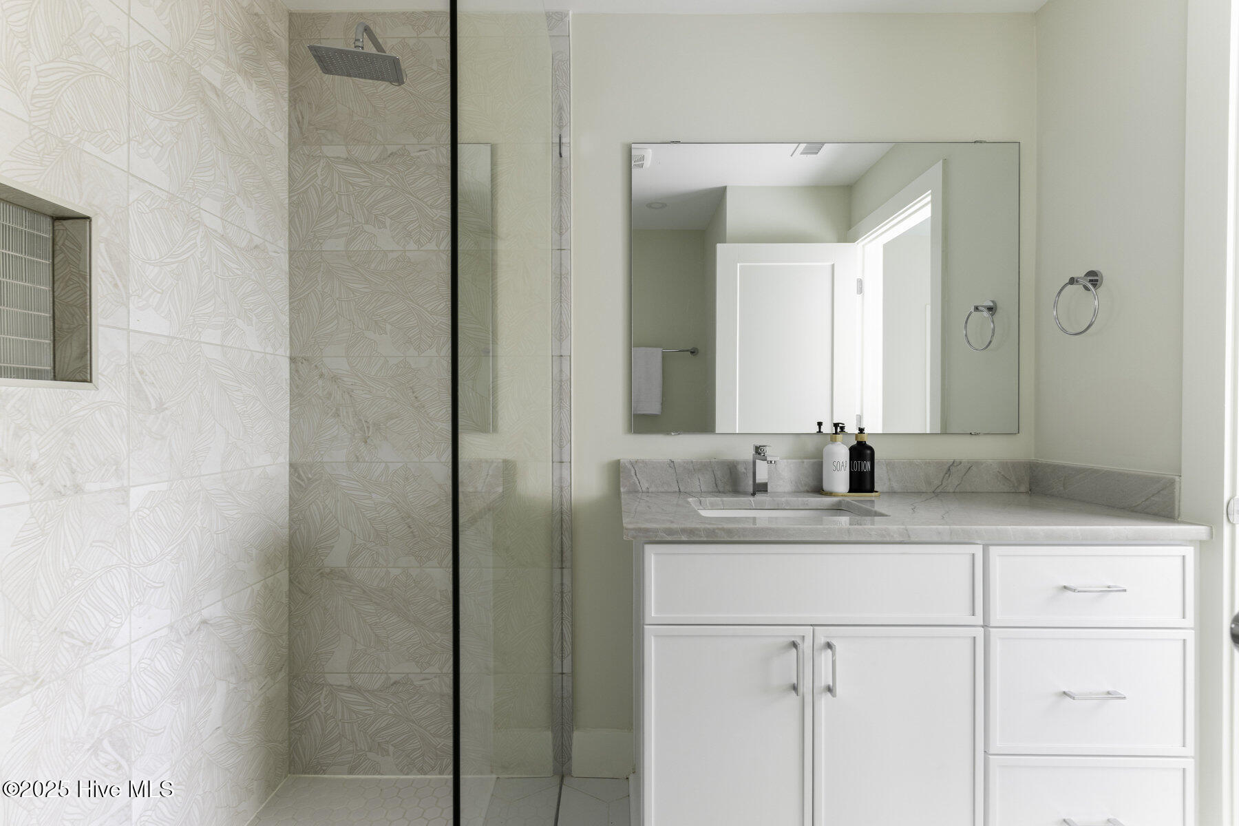 1800 Canal Drive, 312