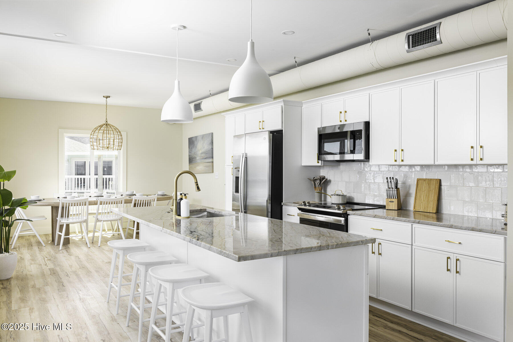 1800 Canal Drive, 312