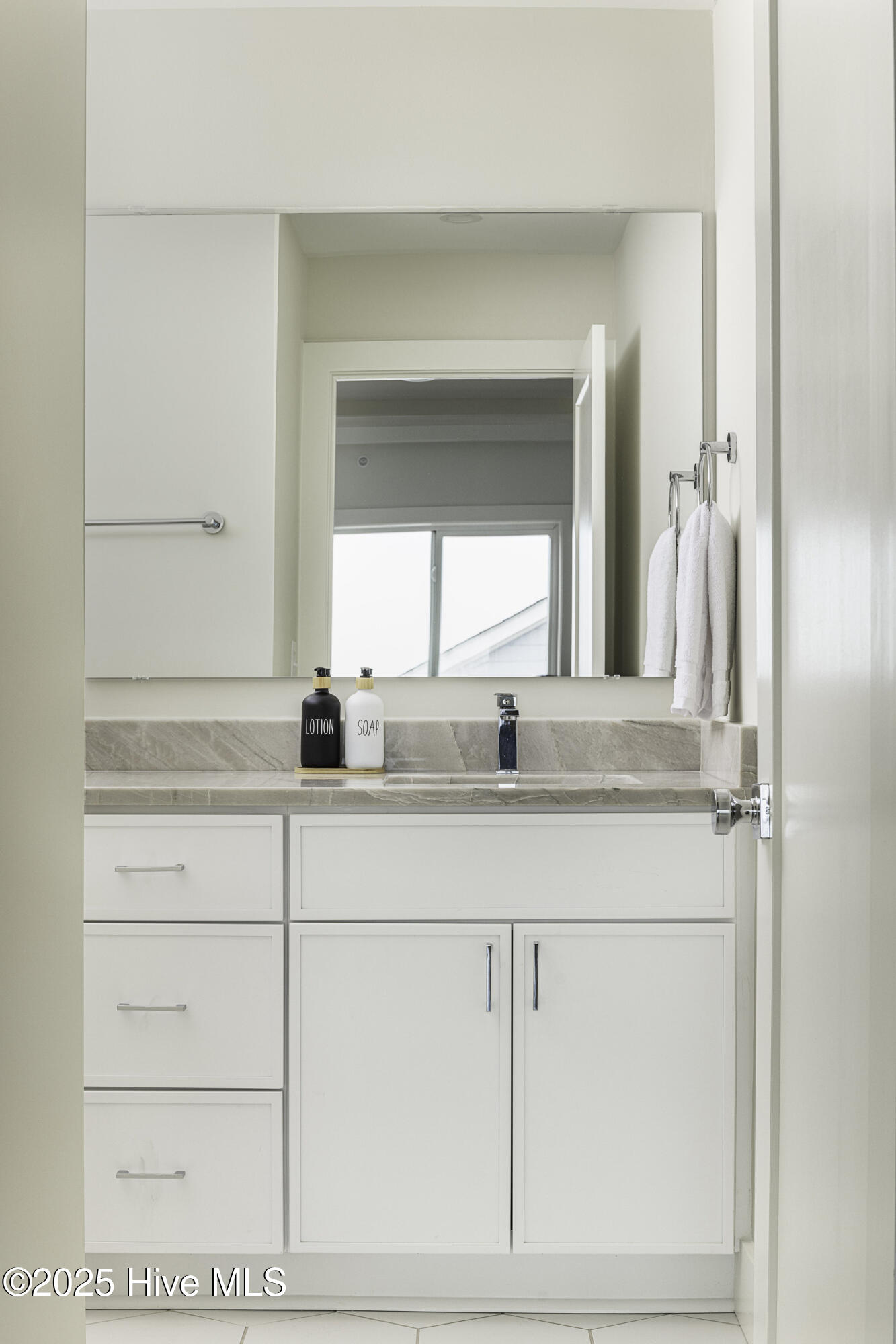 1800 Canal Drive, 312