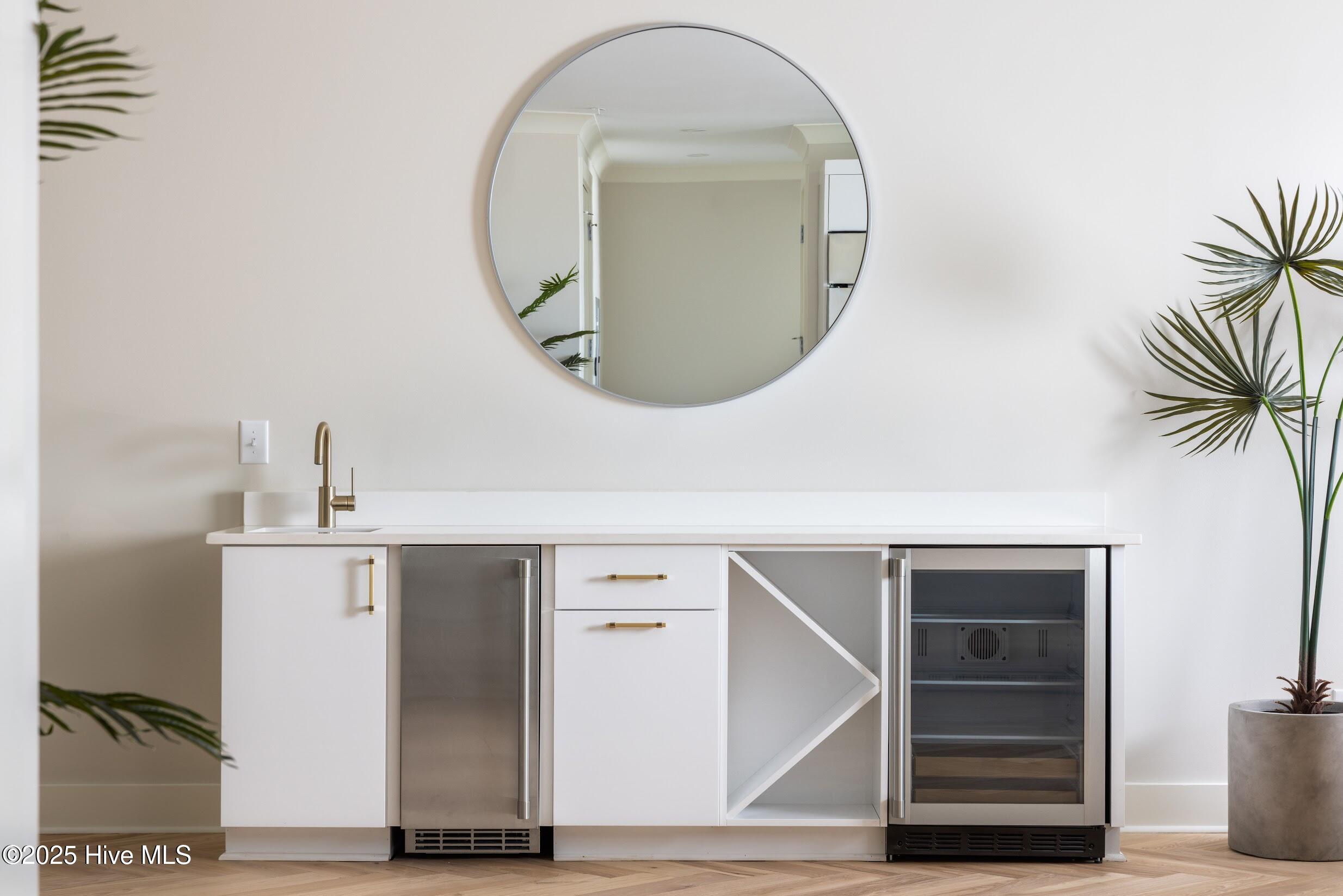 1800 Canal Drive, 402