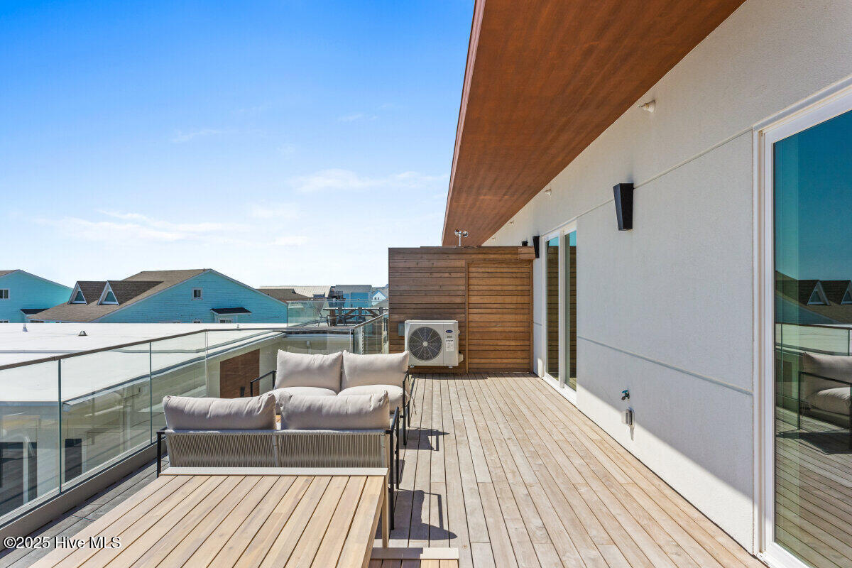 1800 Canal Drive, 402