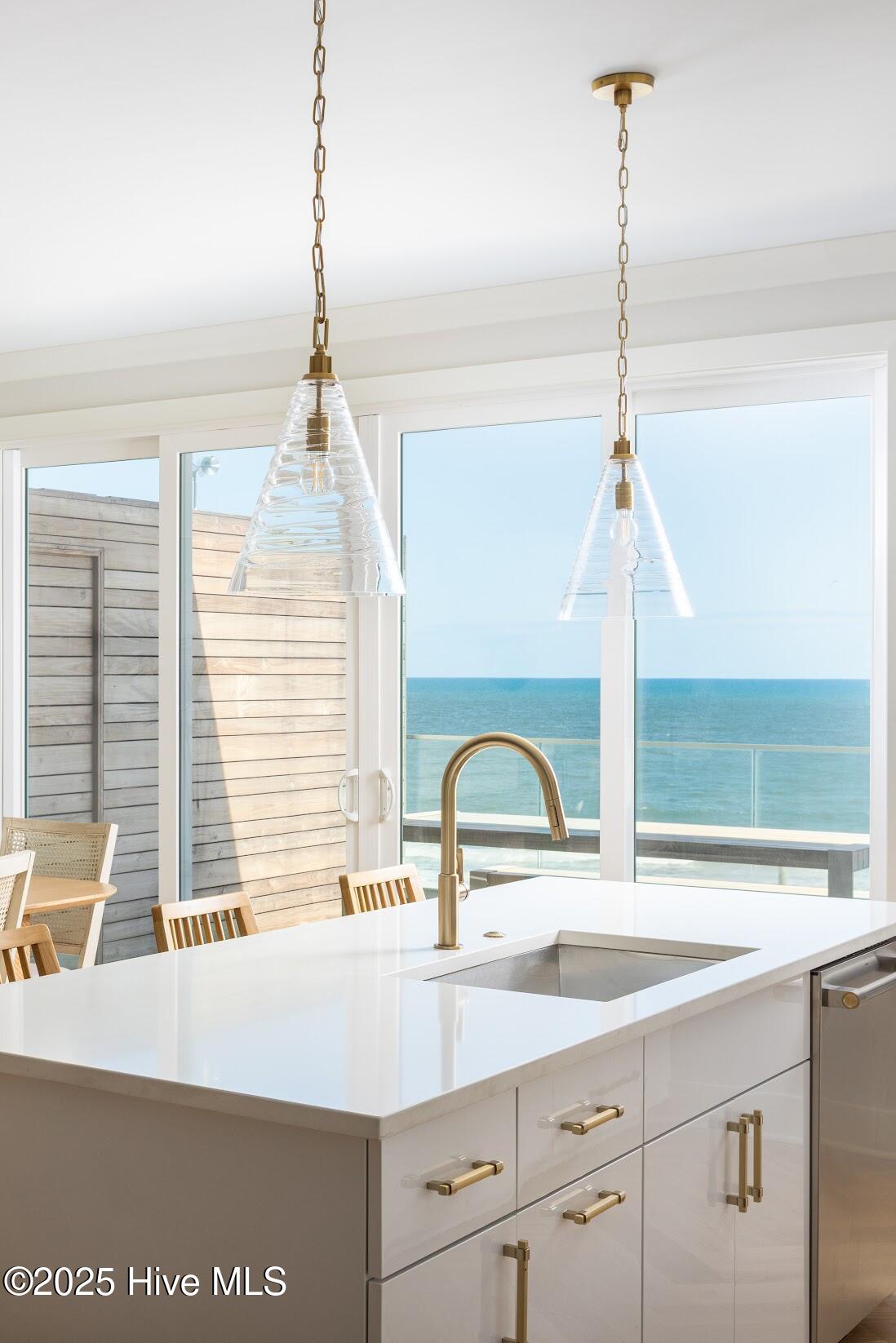 1800 Canal Drive, 402