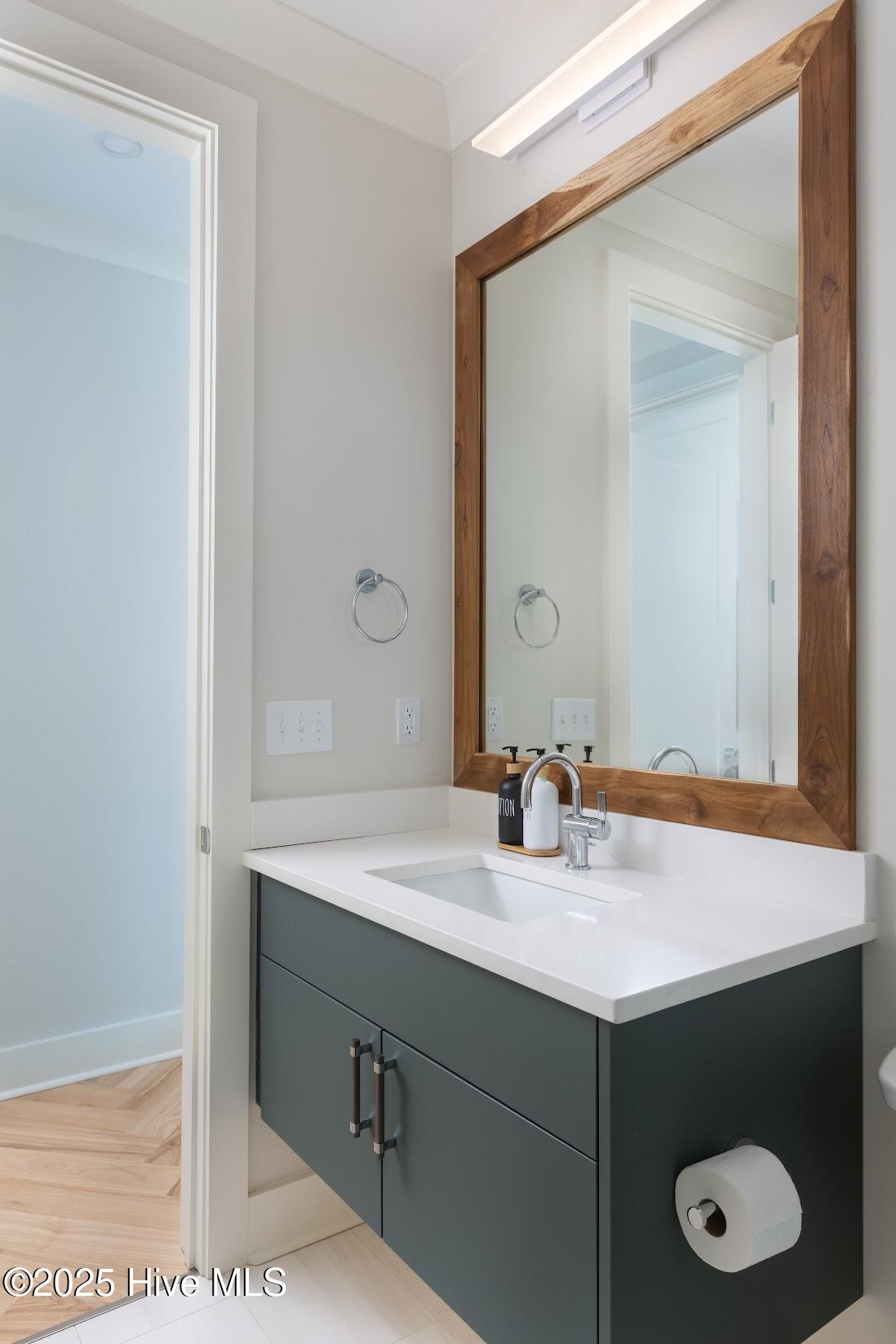 1800 Canal Drive, 402