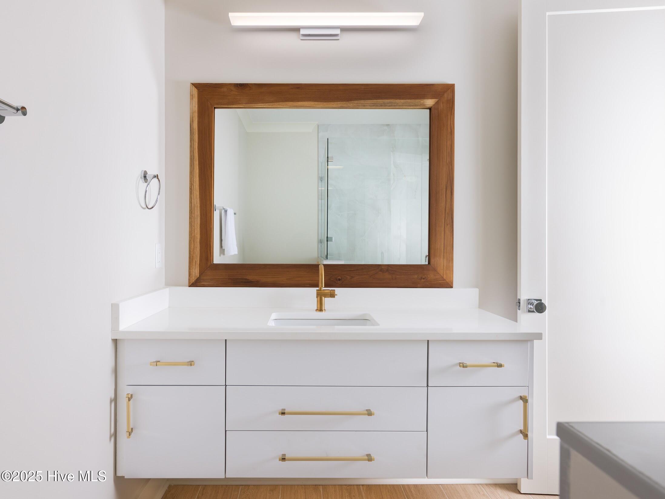 1800 Canal Drive, 402