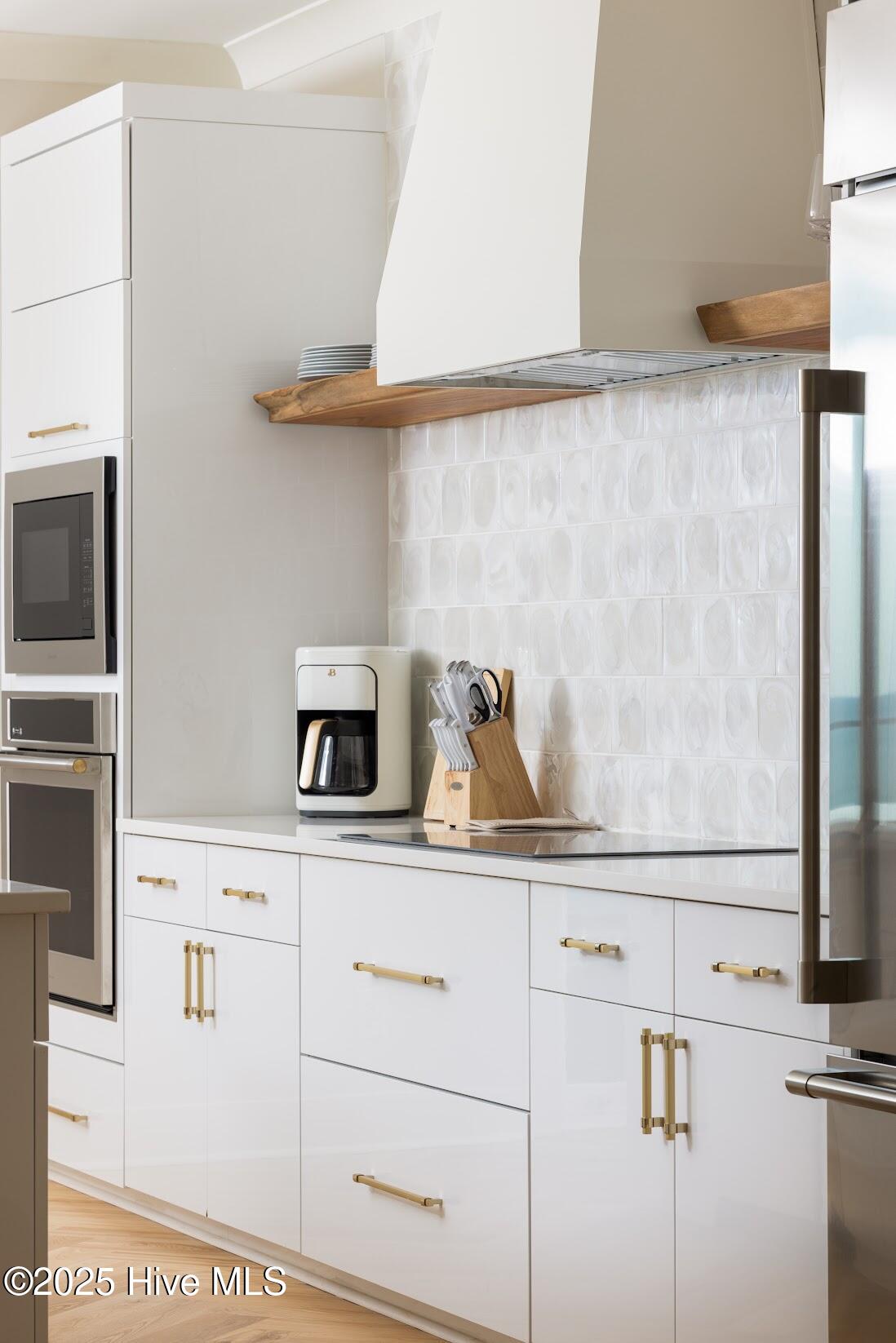 1800 Canal Drive, 402