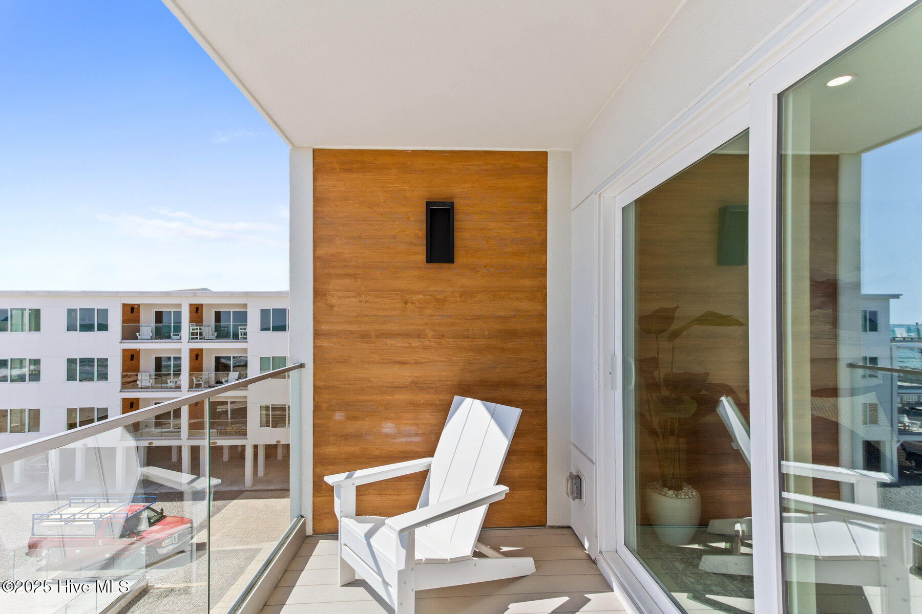 1800 Canal Drive, 102