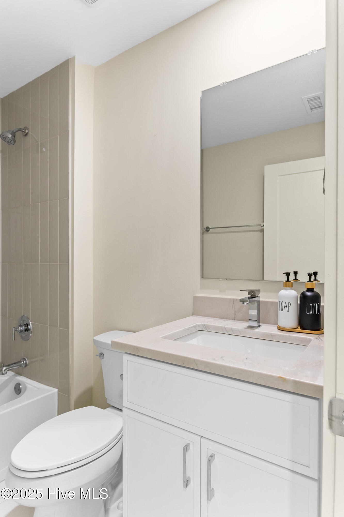 1800 Canal Drive, 102