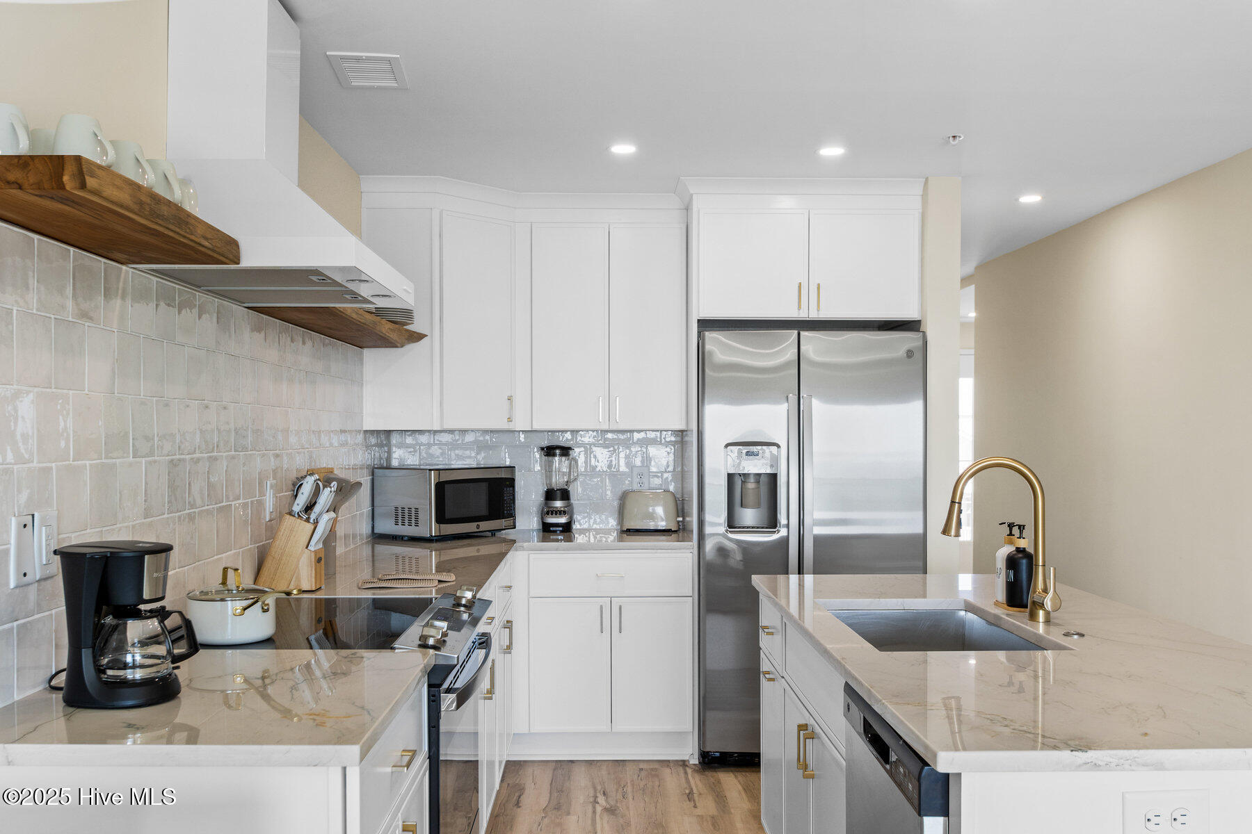 1800 Canal Drive, 202