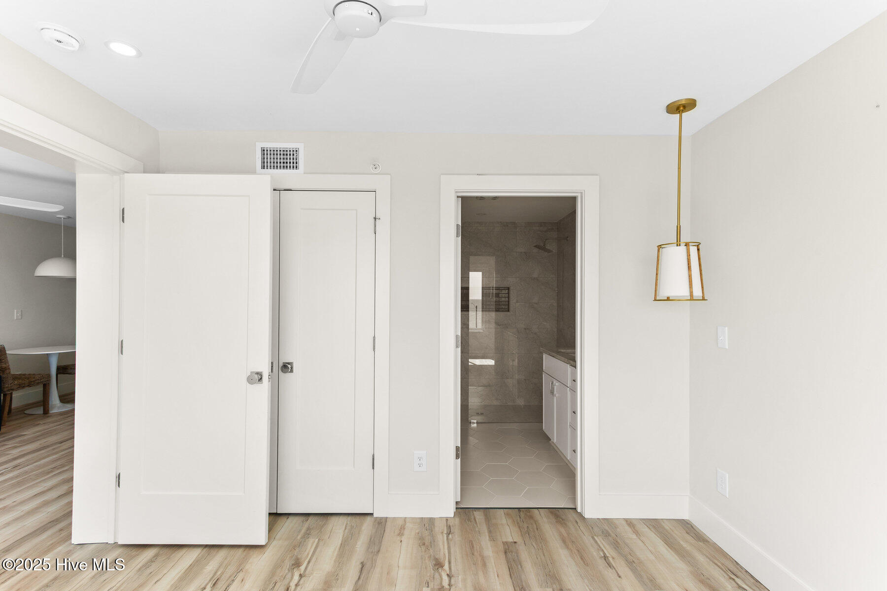 1800 Canal Drive, 206