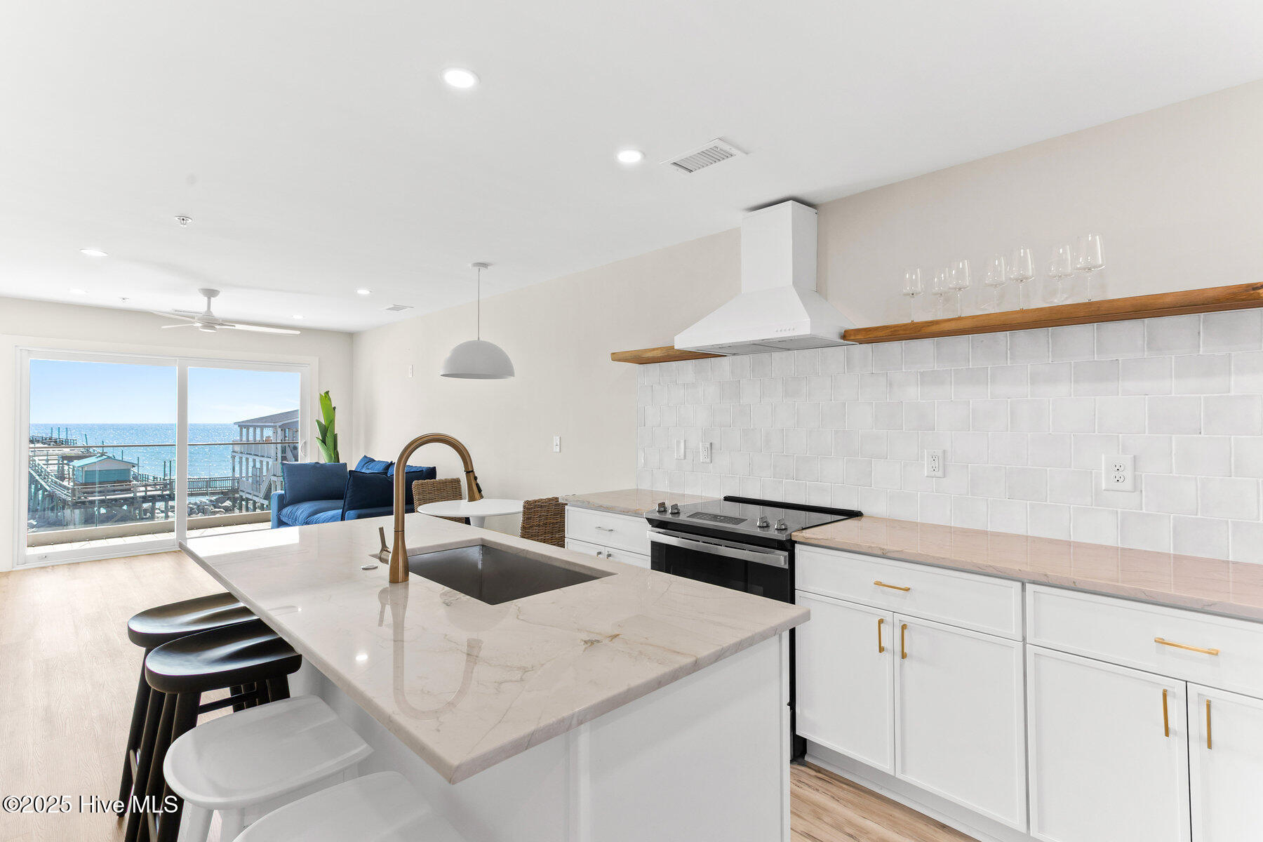 1800 Canal Drive, 206