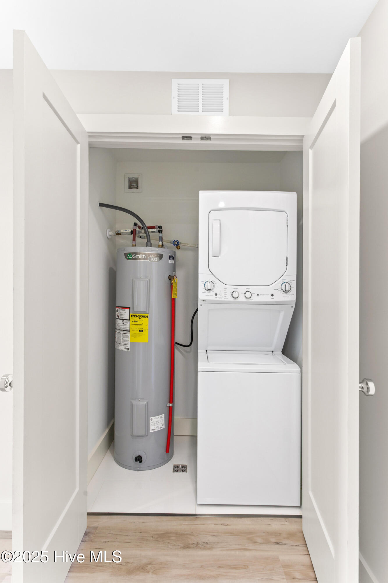 1800 Canal Drive, 206