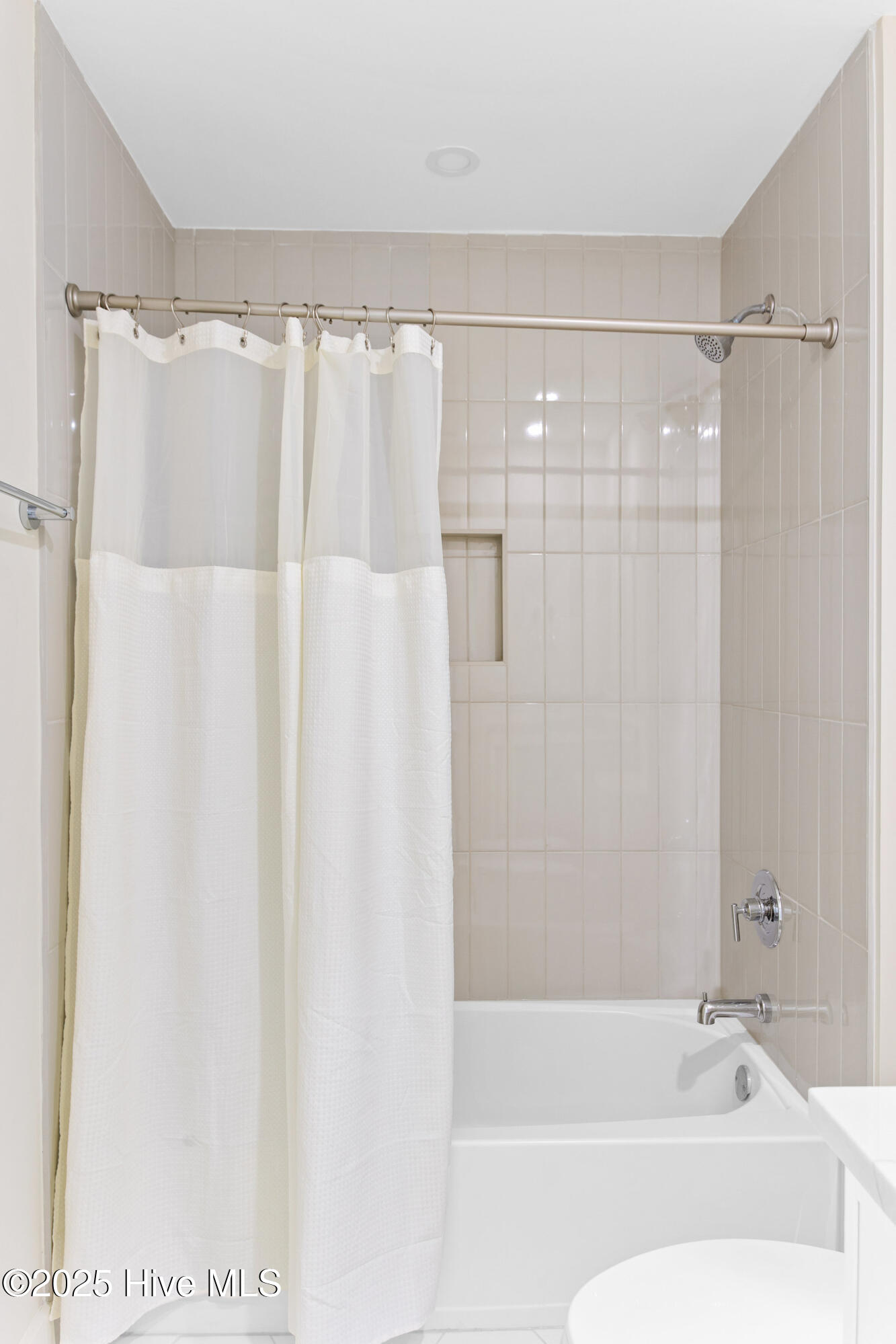 1800 Canal Drive, 206