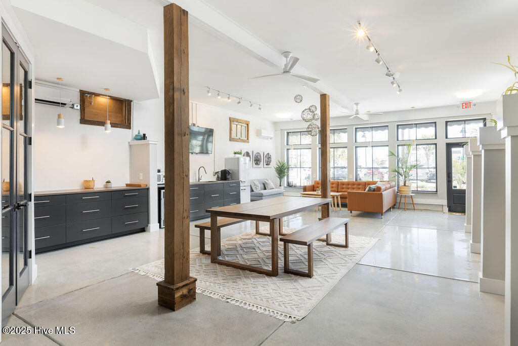 112 Cape Fear Boulevard