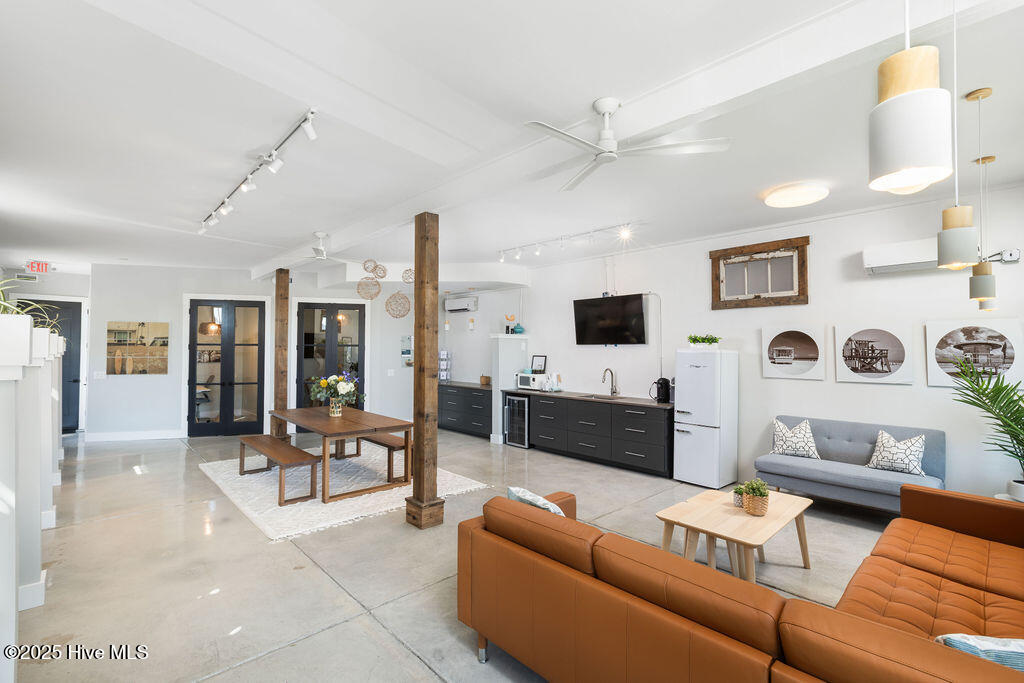 112 Cape Fear Boulevard