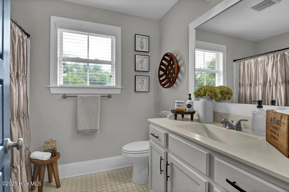 367 Hanover Lakes Drive