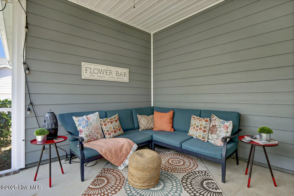 367 Hanover Lakes Drive