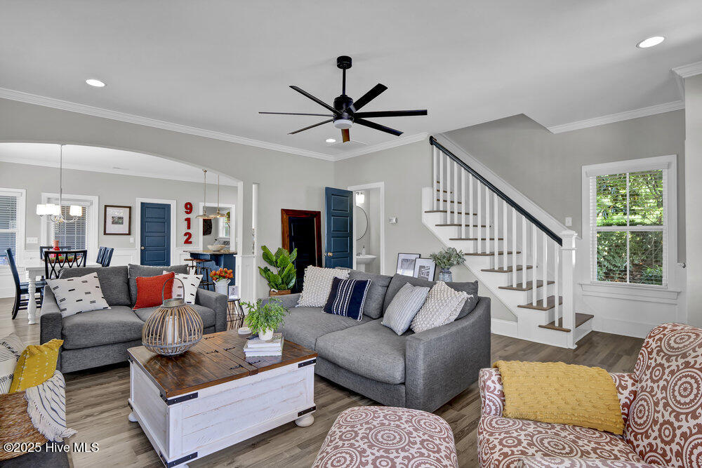 367 Hanover Lakes Drive