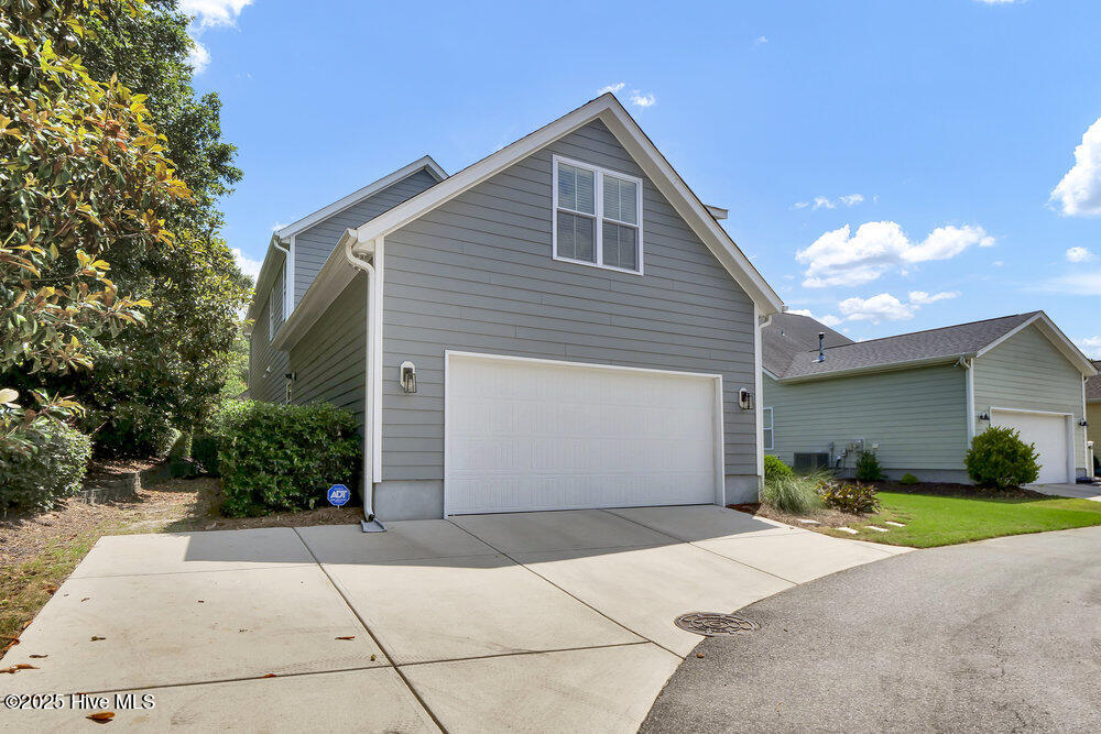 367 Hanover Lakes Drive