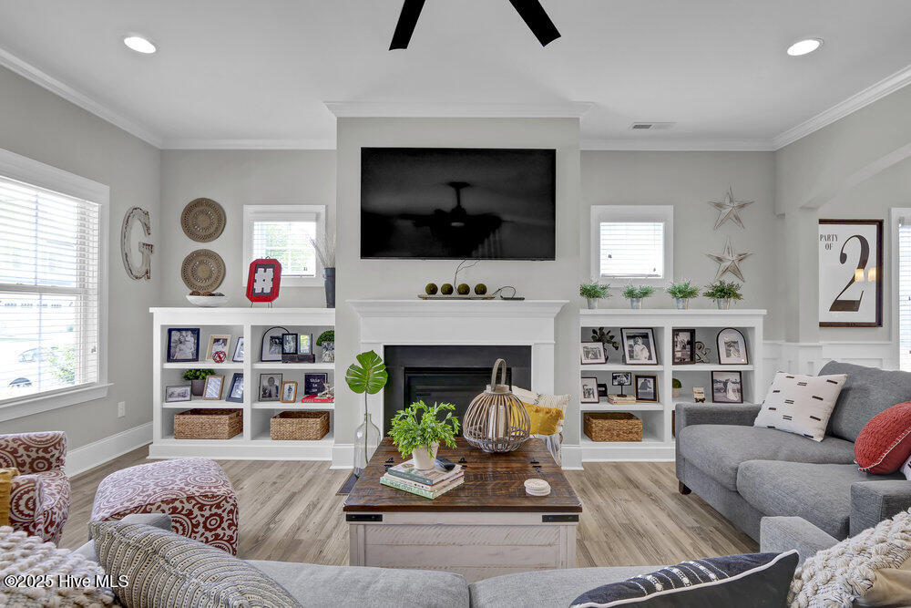 367 Hanover Lakes Drive