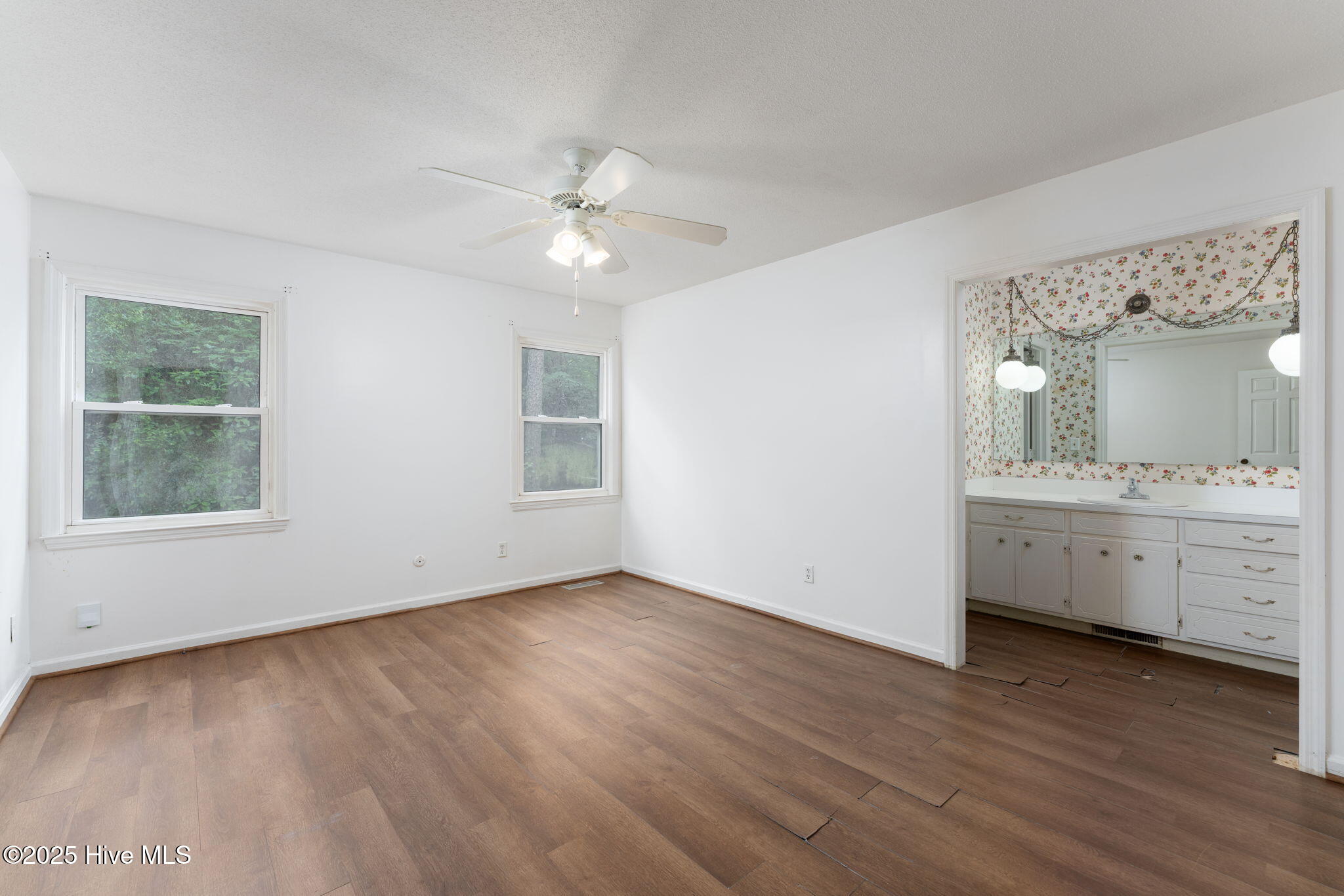 4 Pinewood Circle
