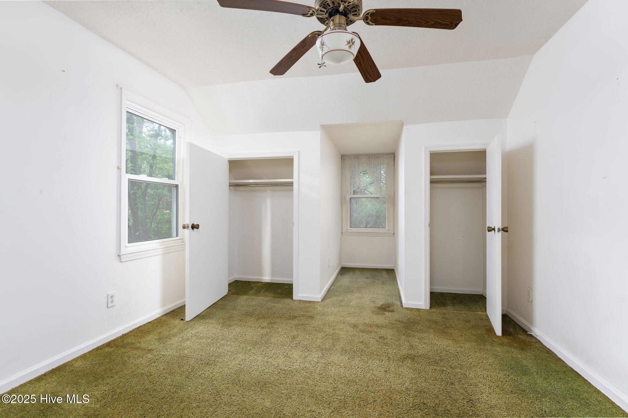 4 Pinewood Circle