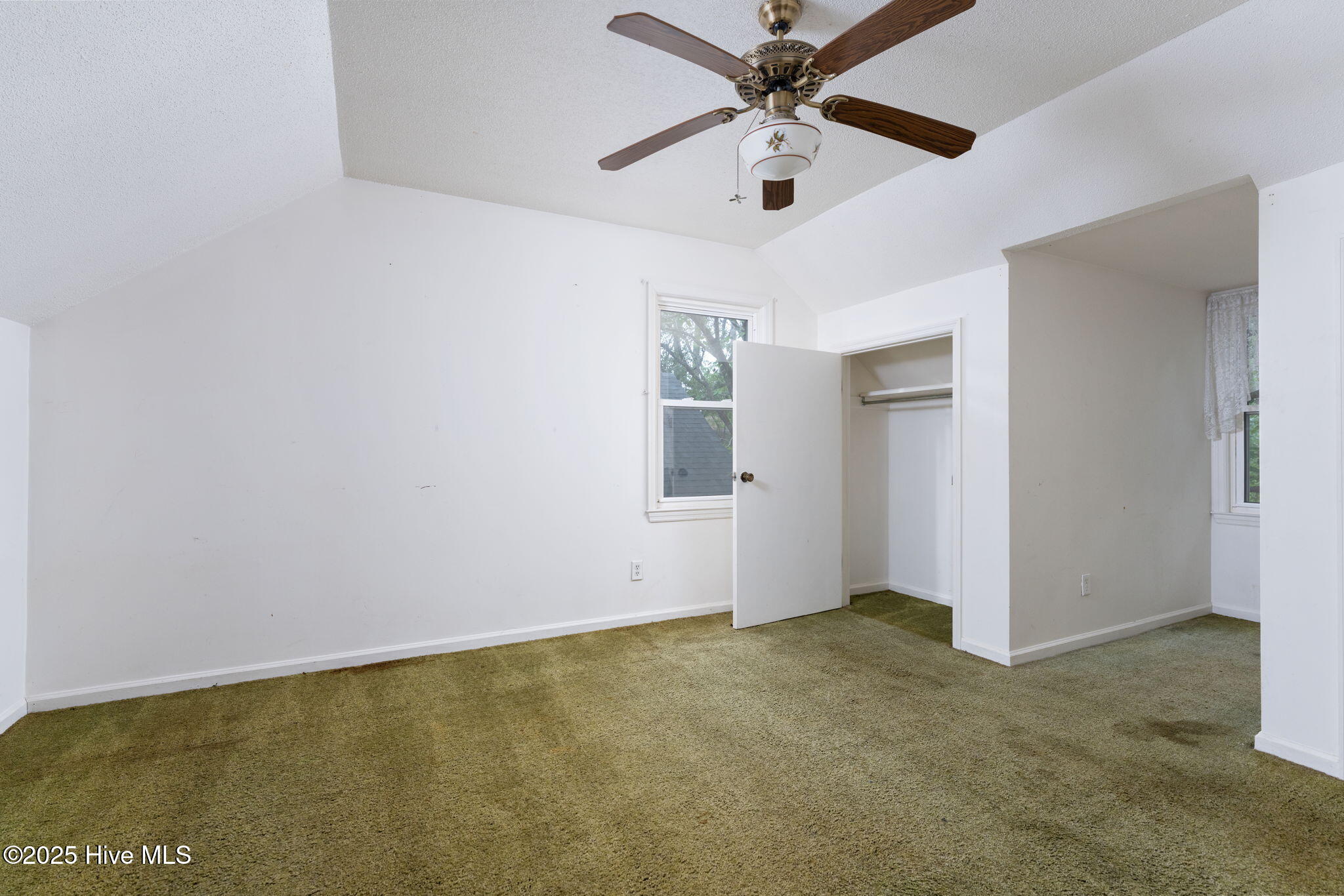 4 Pinewood Circle