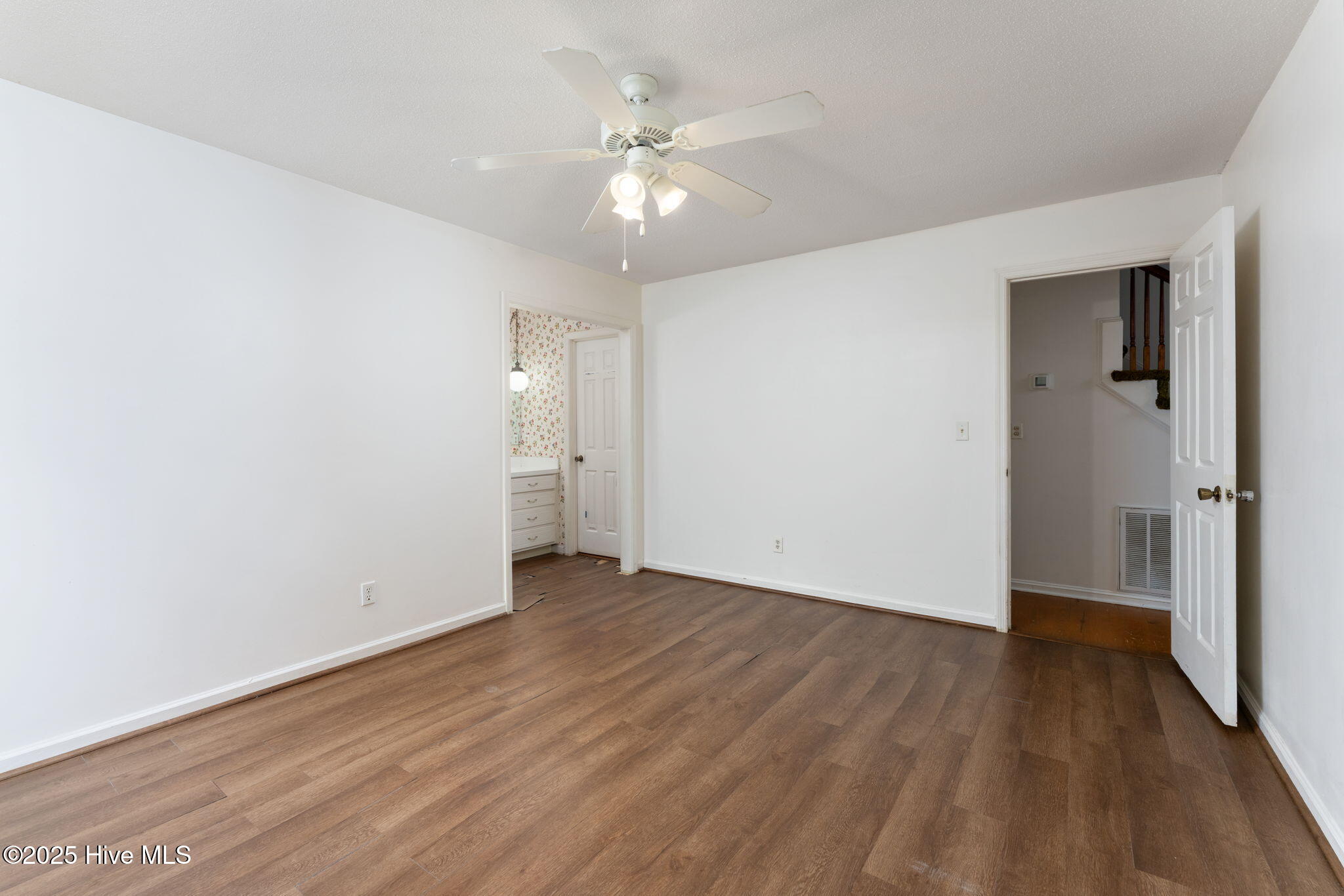 4 Pinewood Circle