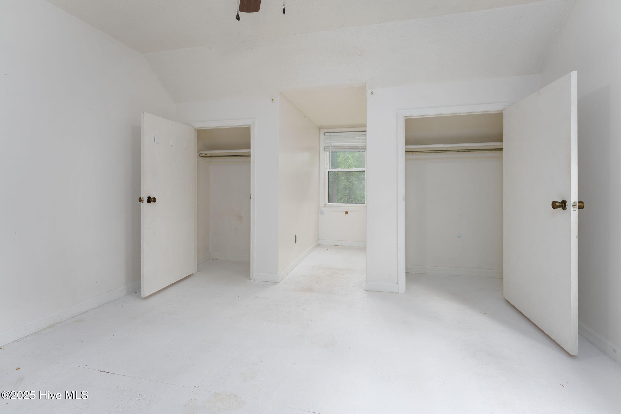 4 Pinewood Circle