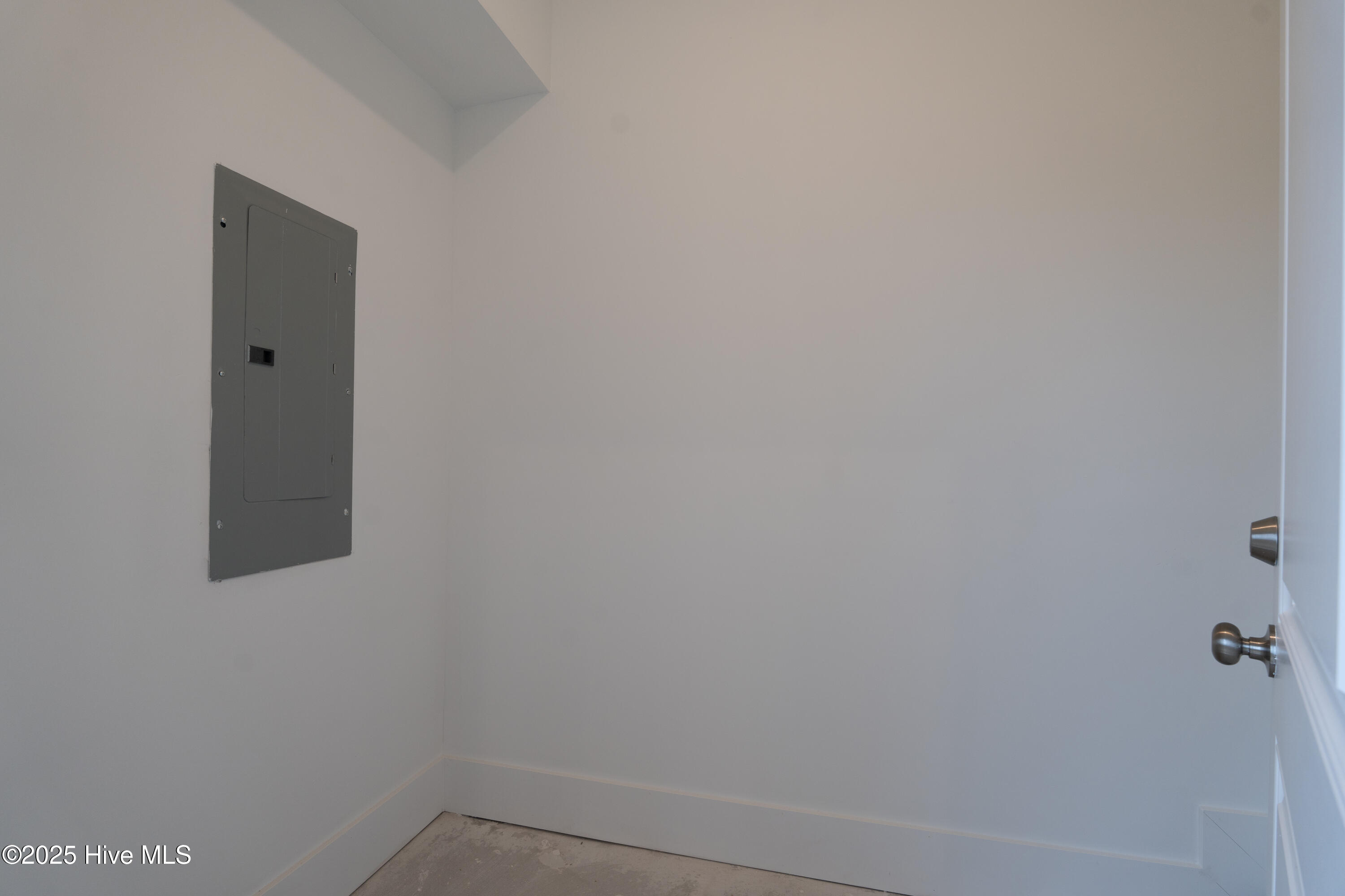 7439 Springwater Drive