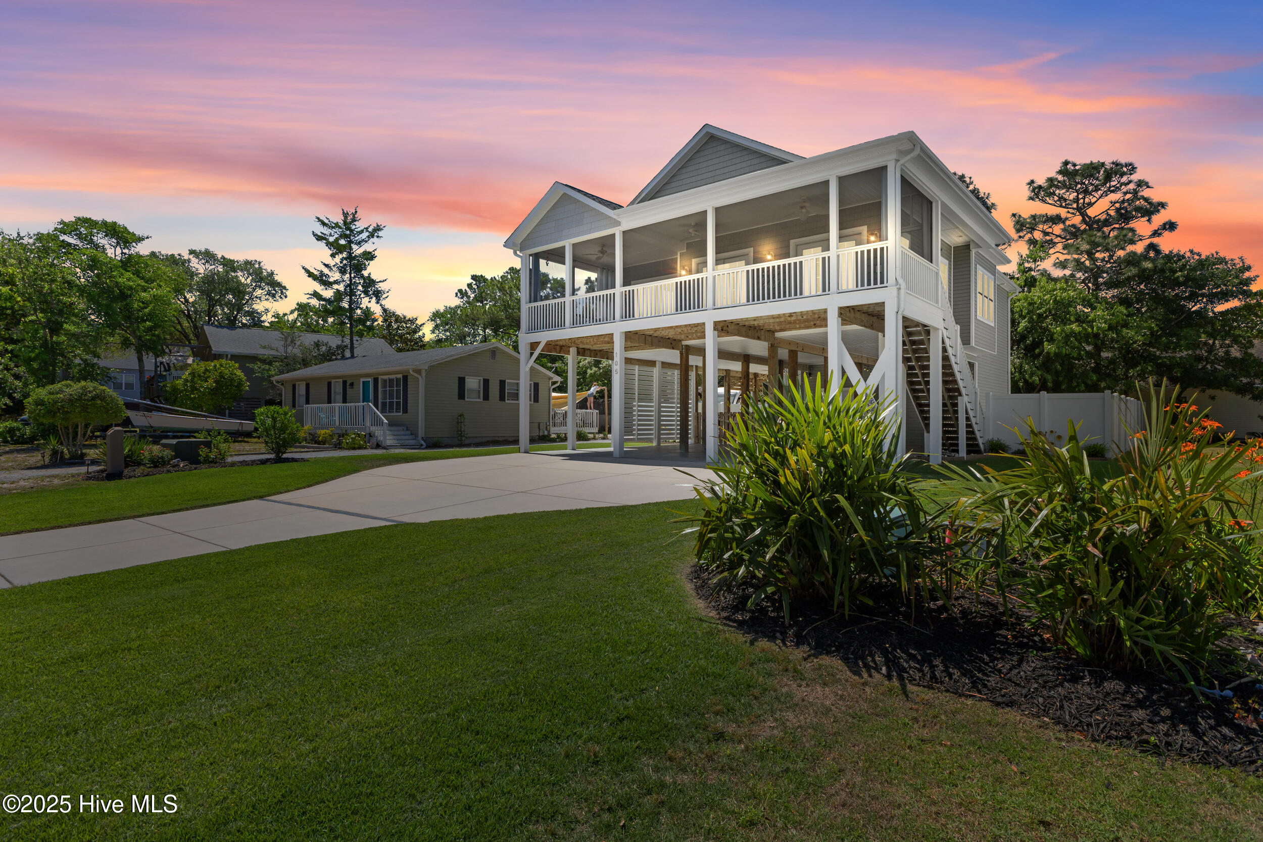 105 W Yacht Drive