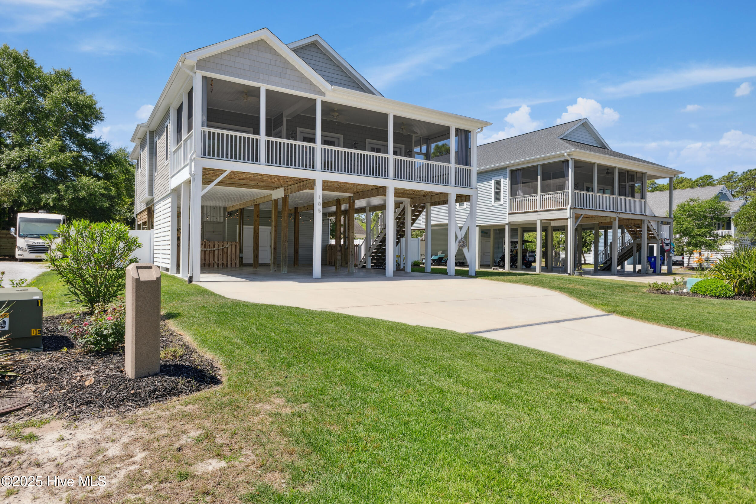 105 W Yacht Drive