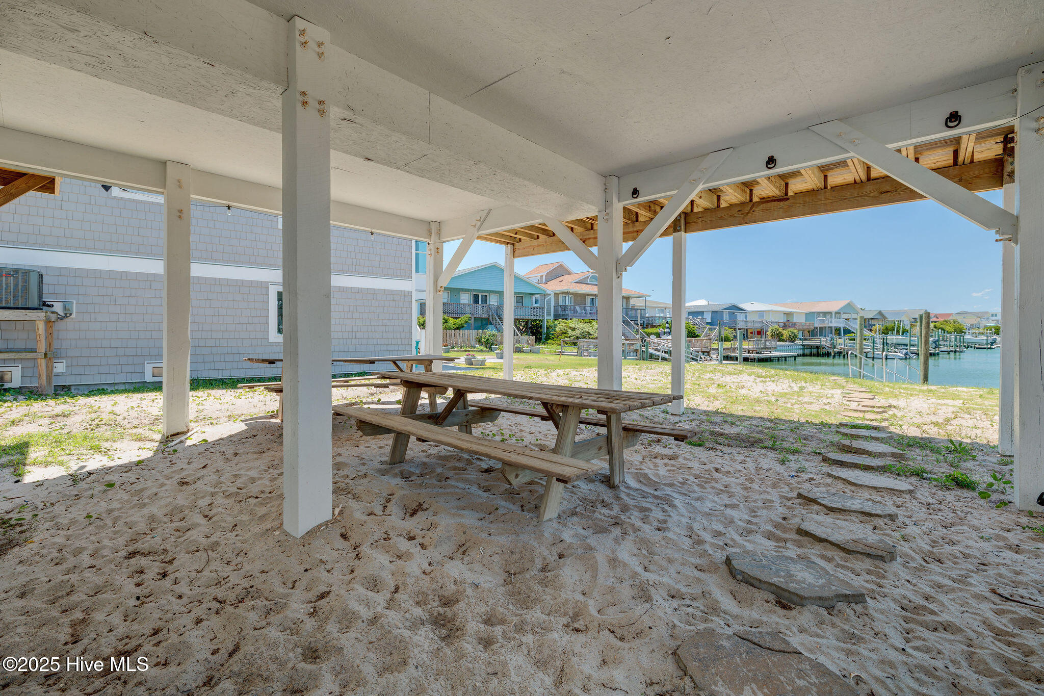 1904 Ocean Boulevard