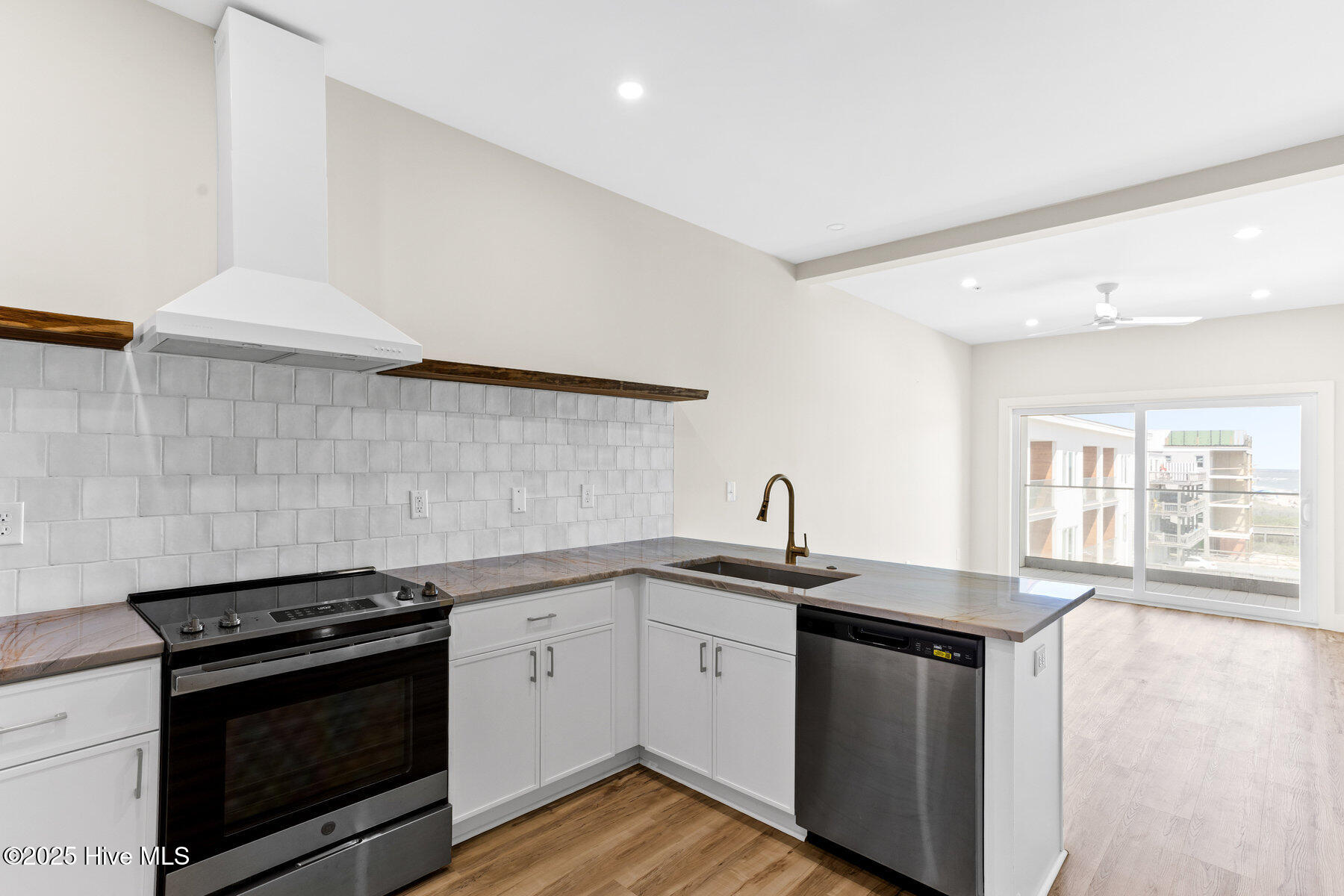 1800 Canal Drive, 309