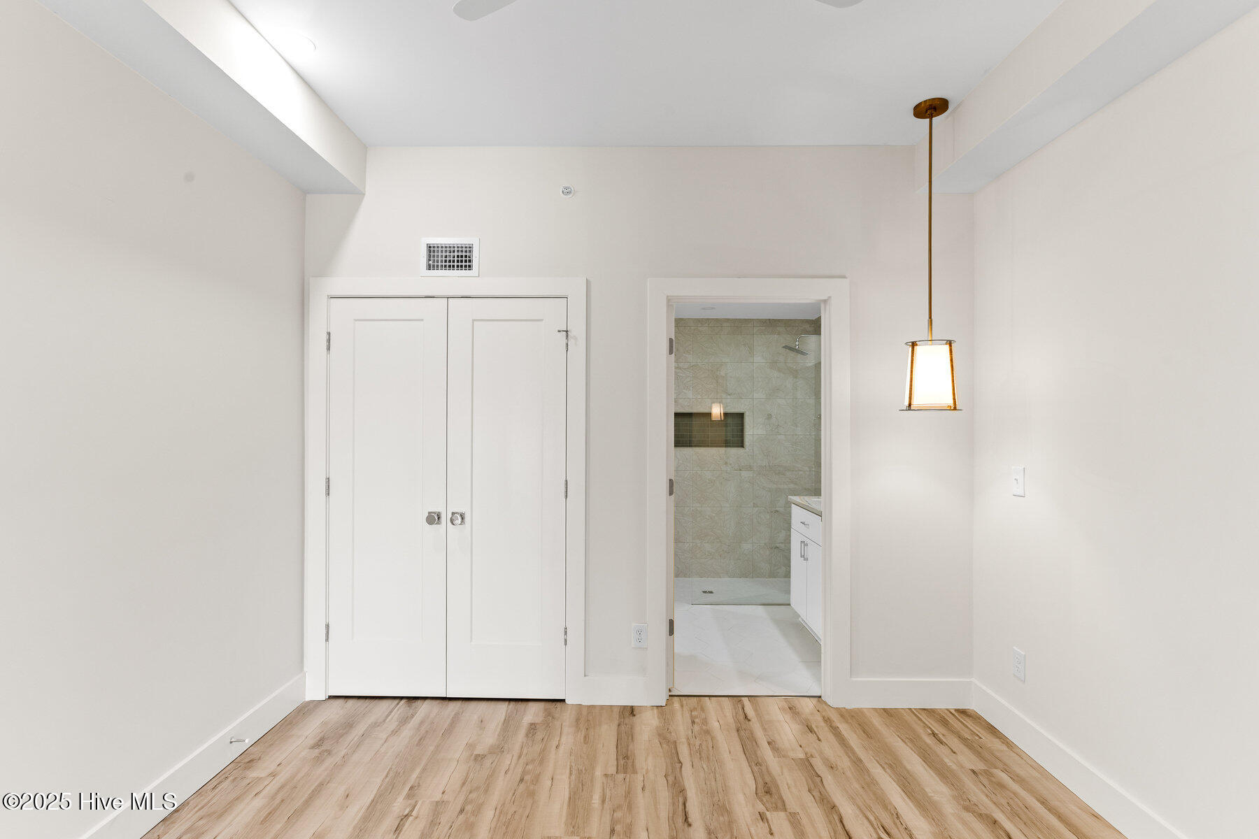 1800 Canal Drive, 309