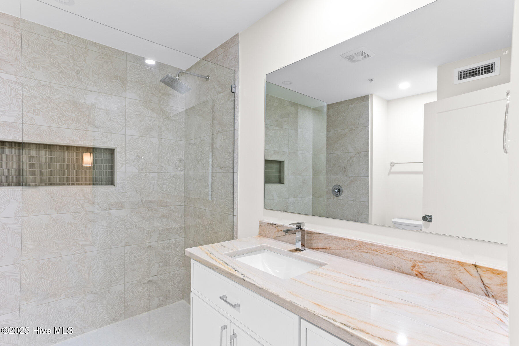 1800 Canal Drive, 309