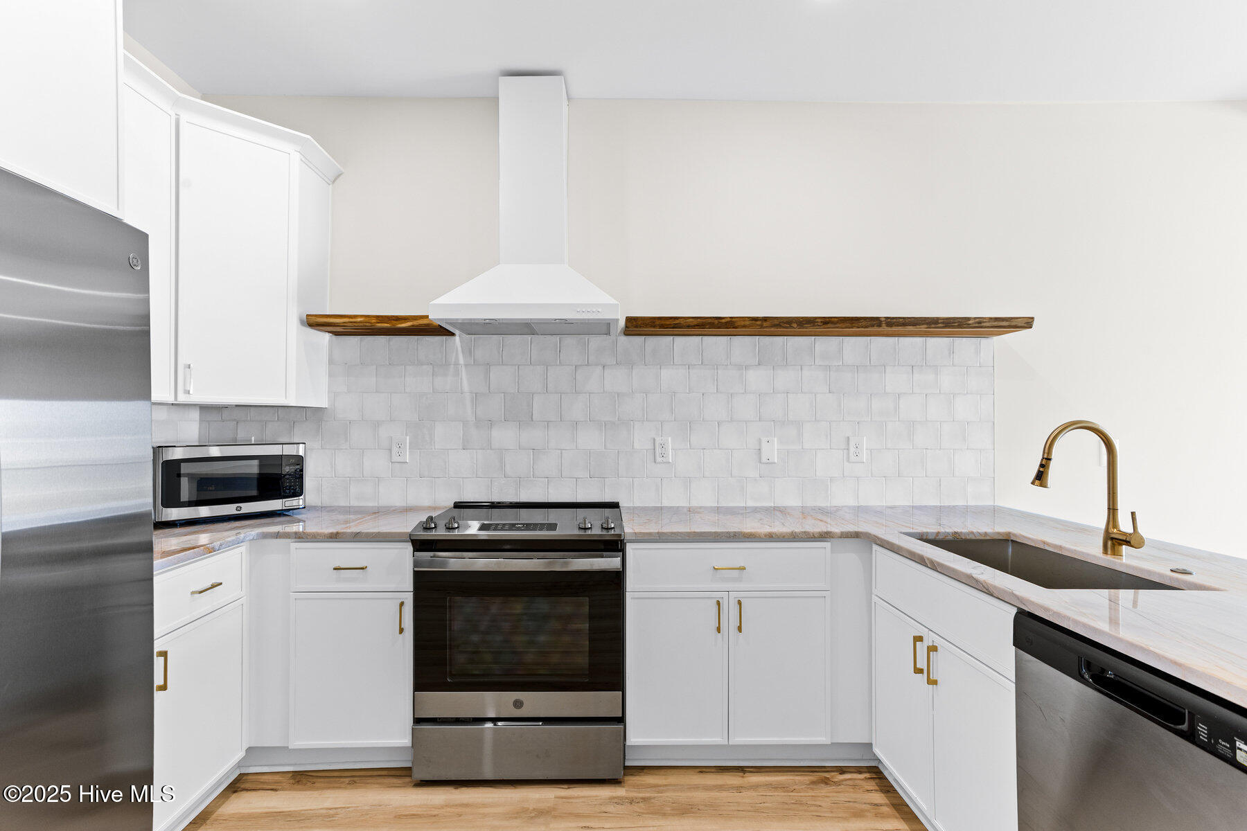 1800 Canal Drive, 309