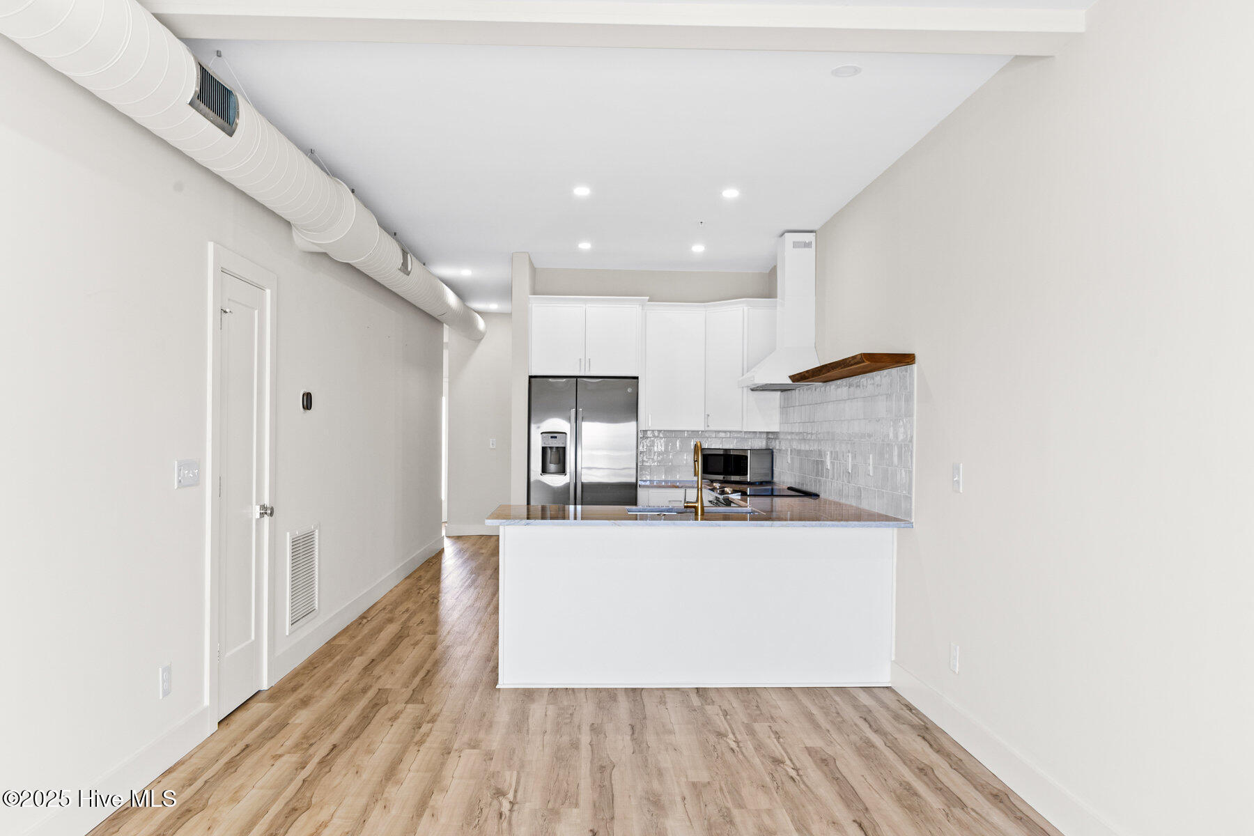 1800 Canal Drive, 309