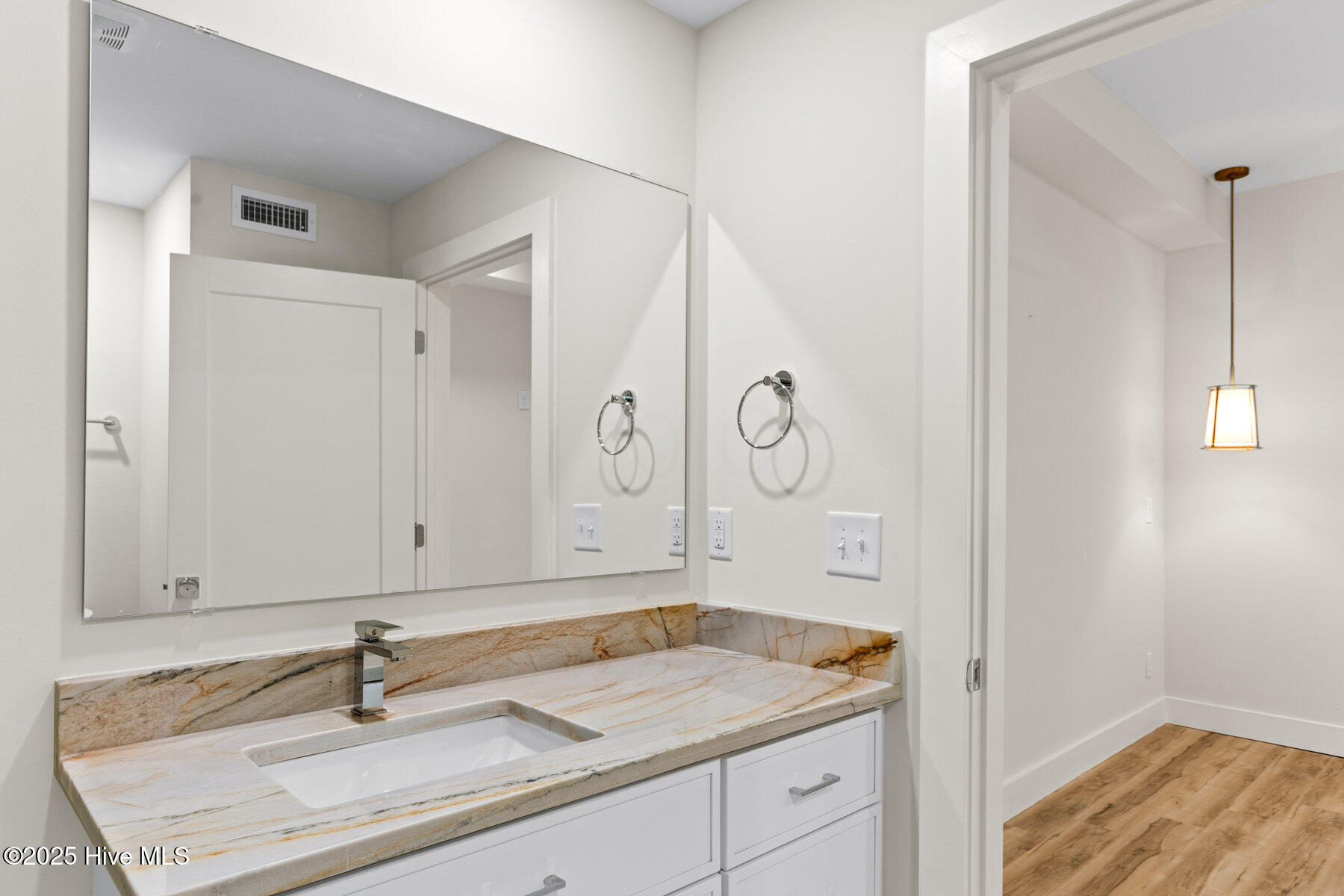 1800 Canal Drive, 309