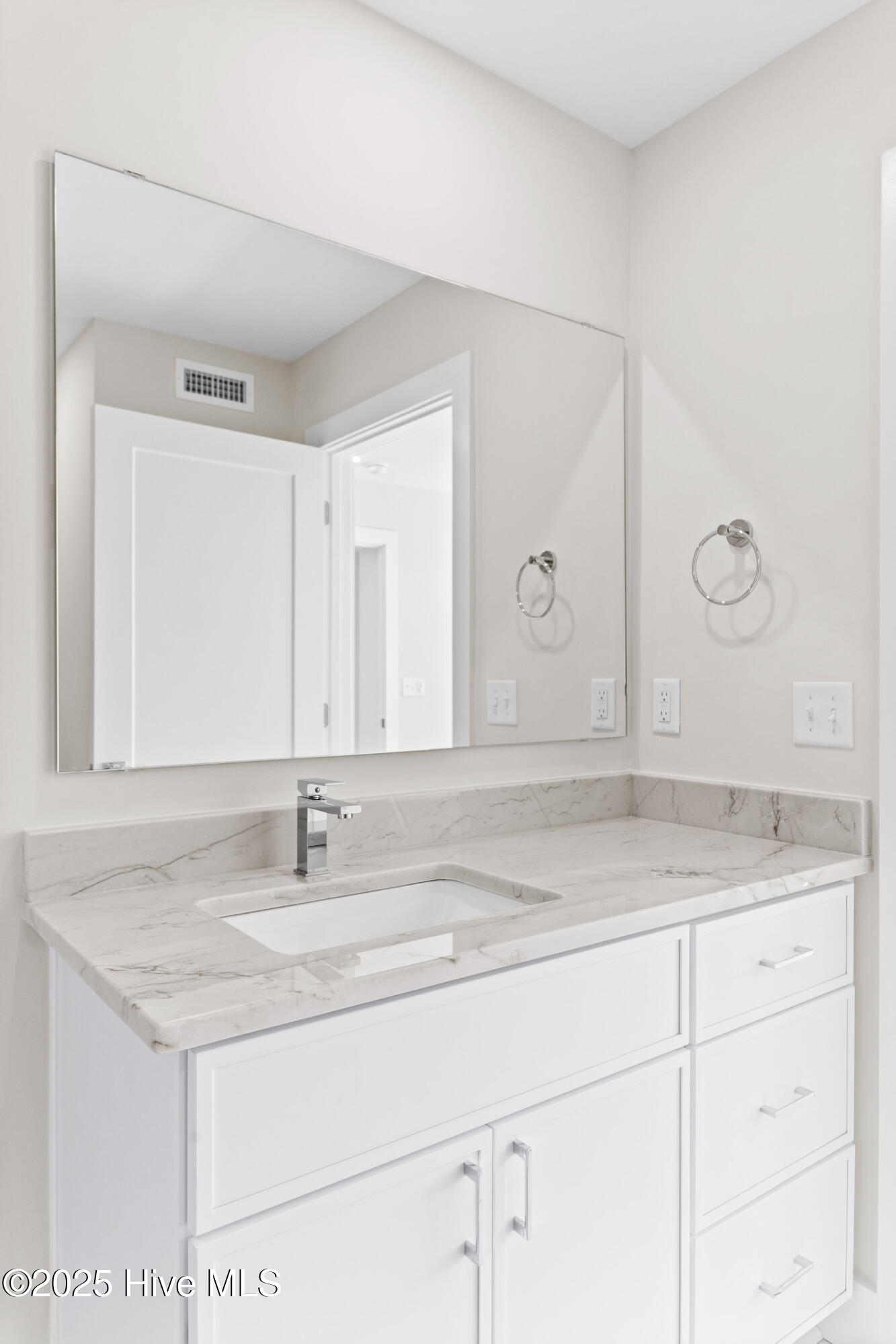 1800 Canal Drive, 306