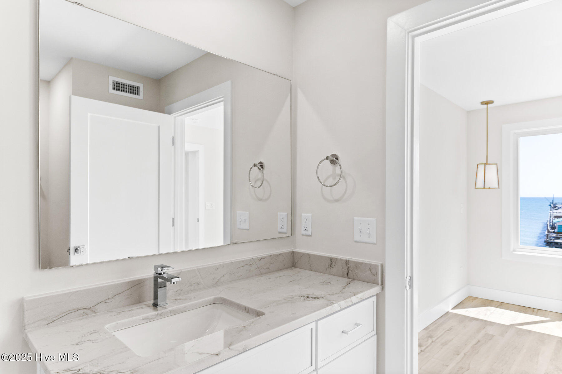 1800 Canal Drive, 306