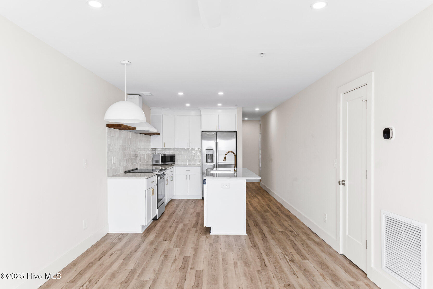 1800 Canal Drive, 306