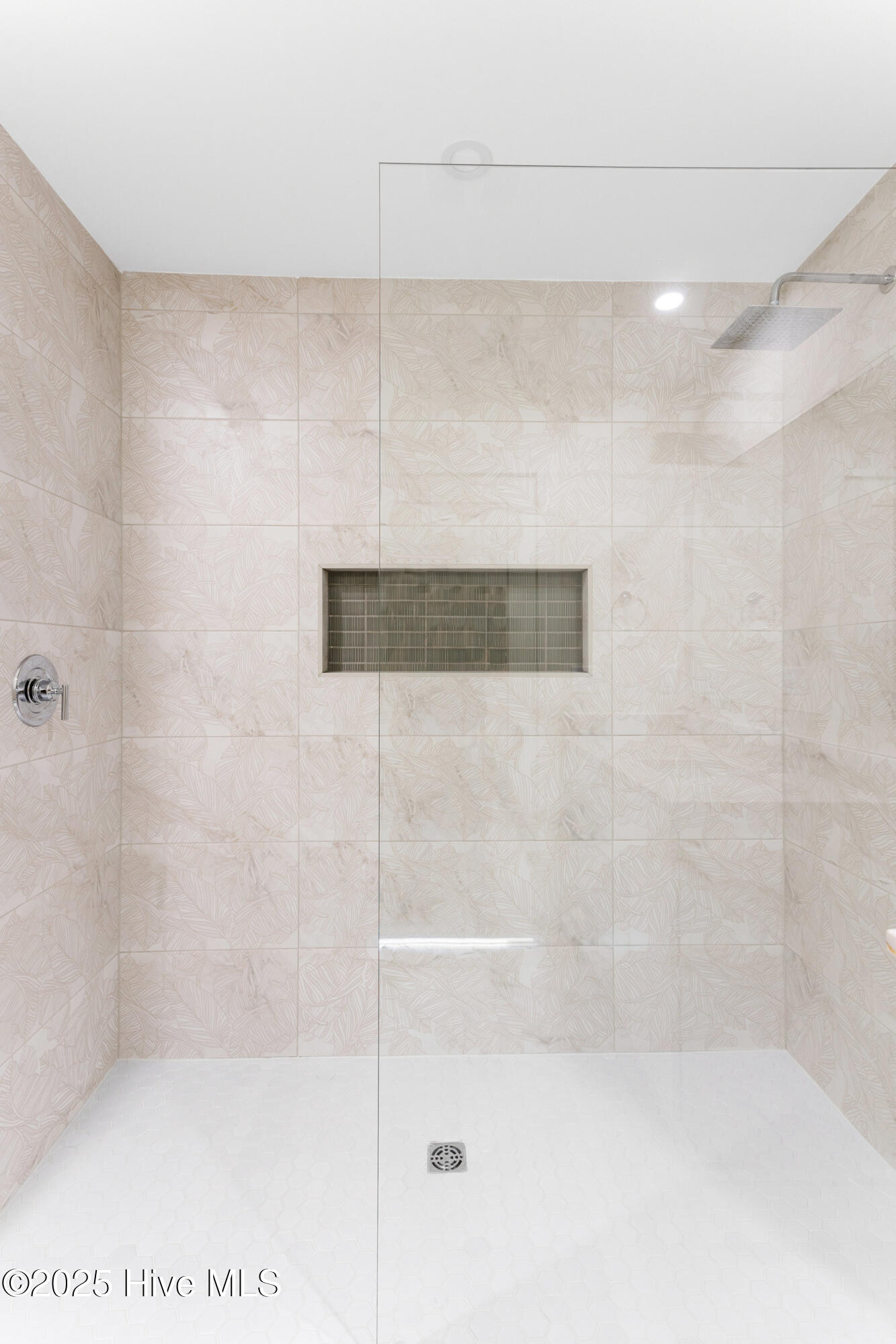 1800 Canal Drive, 306