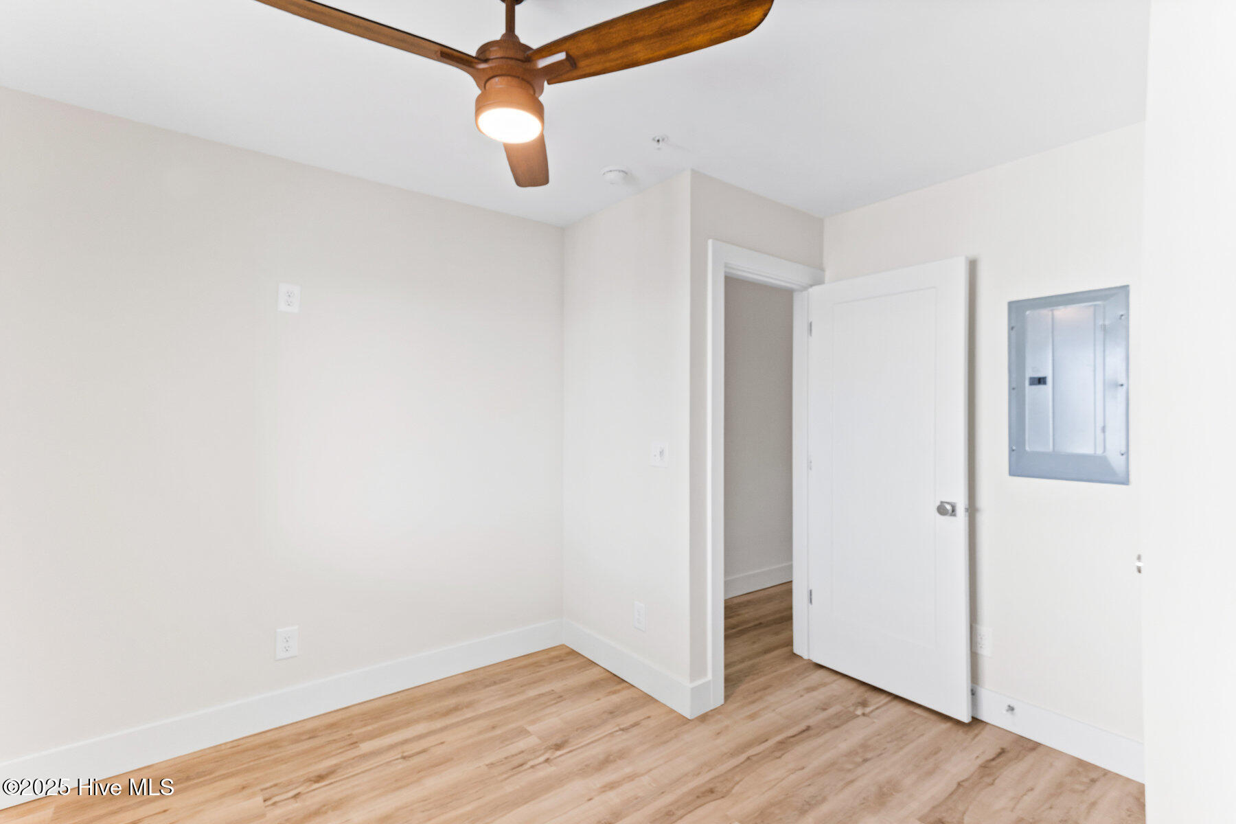 1800 Canal Drive, 306