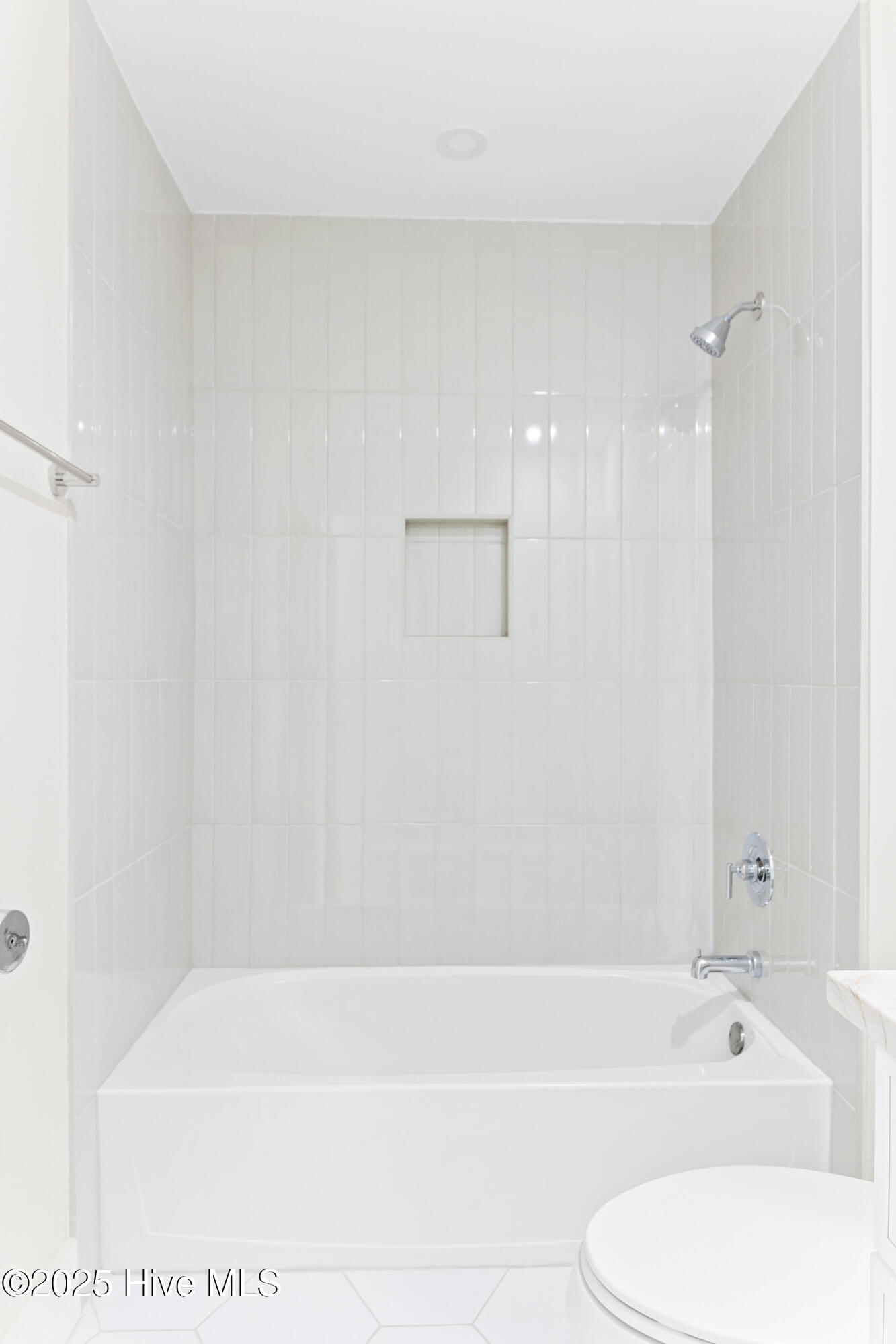 1800 Canal Drive, 306