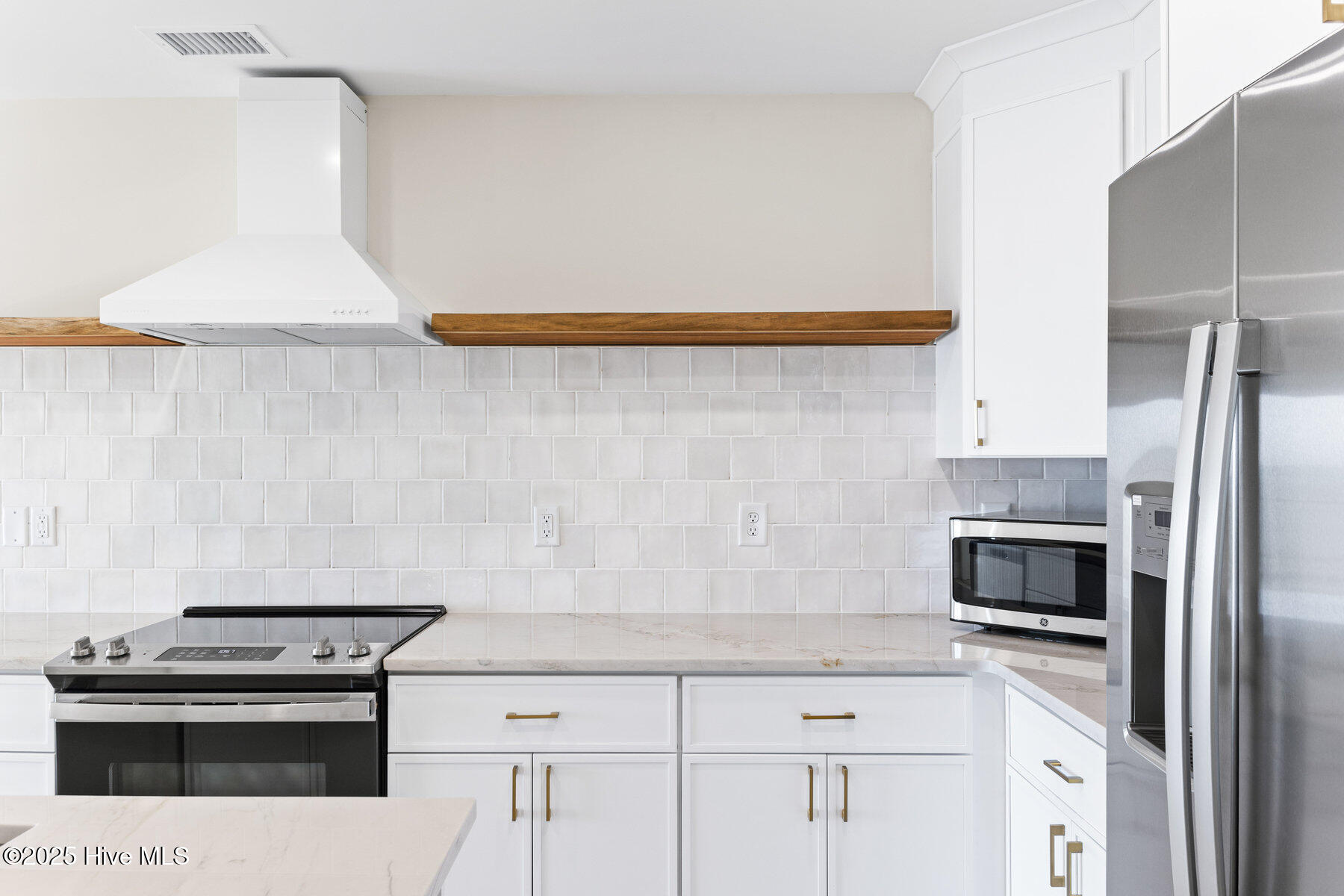 1800 Canal Drive, 306