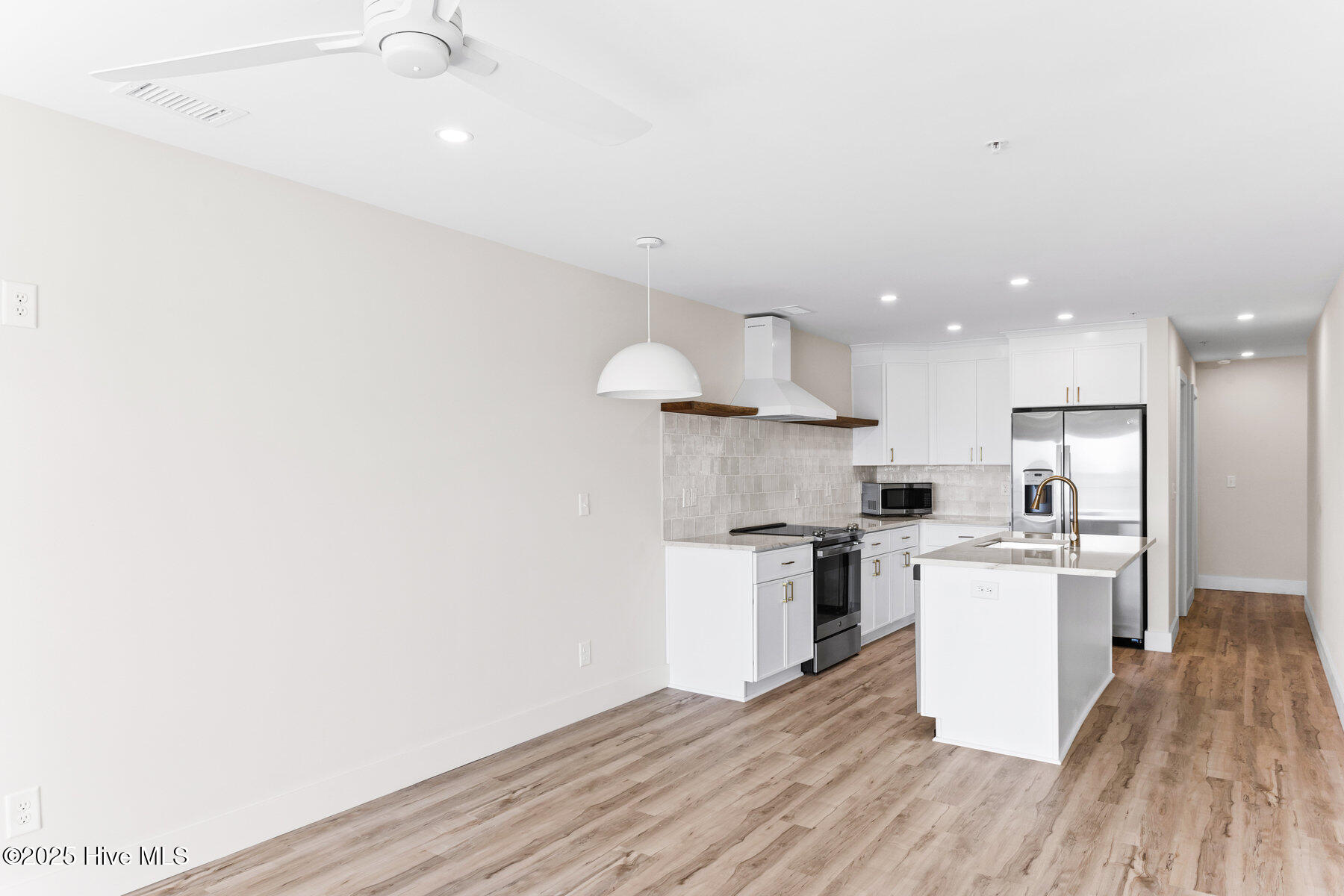 1800 Canal Drive, 306