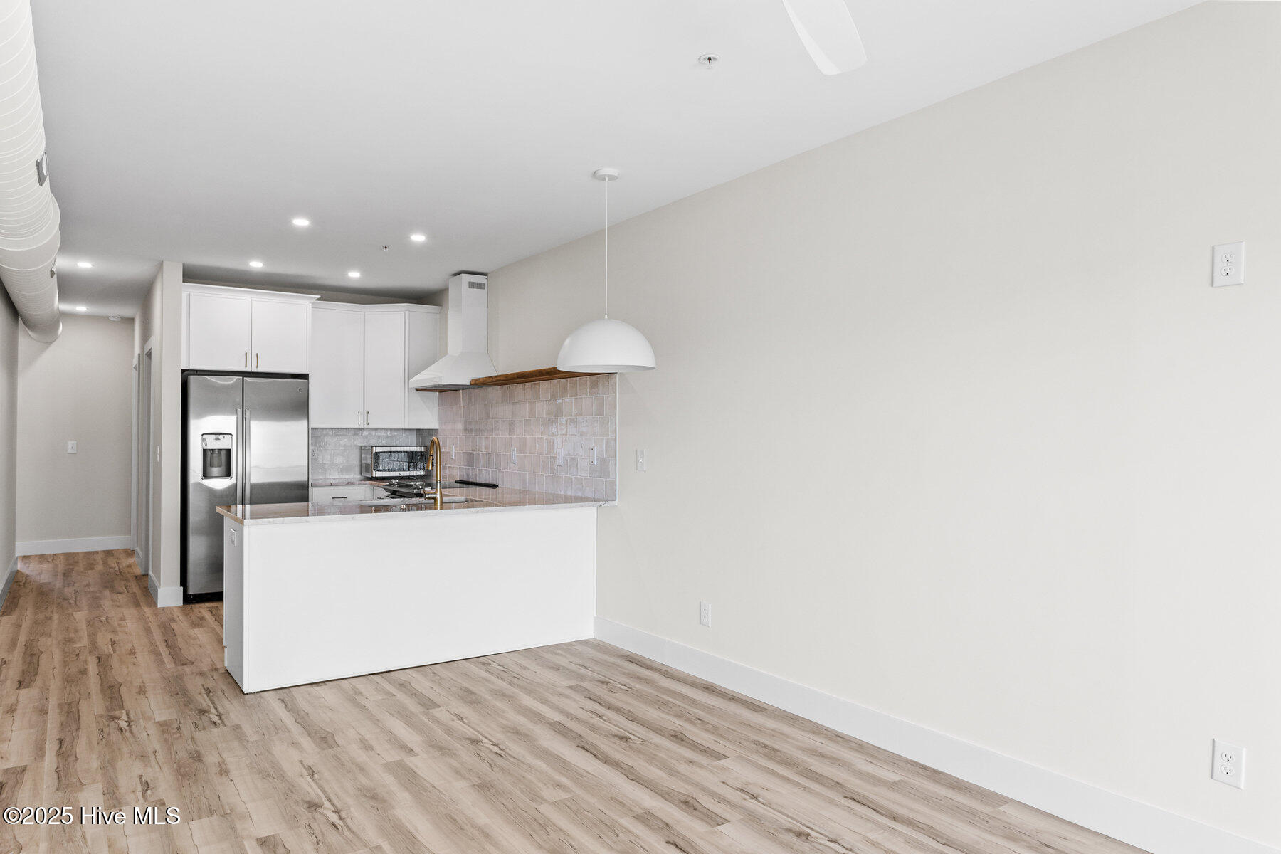 1800 Canal Drive, 209